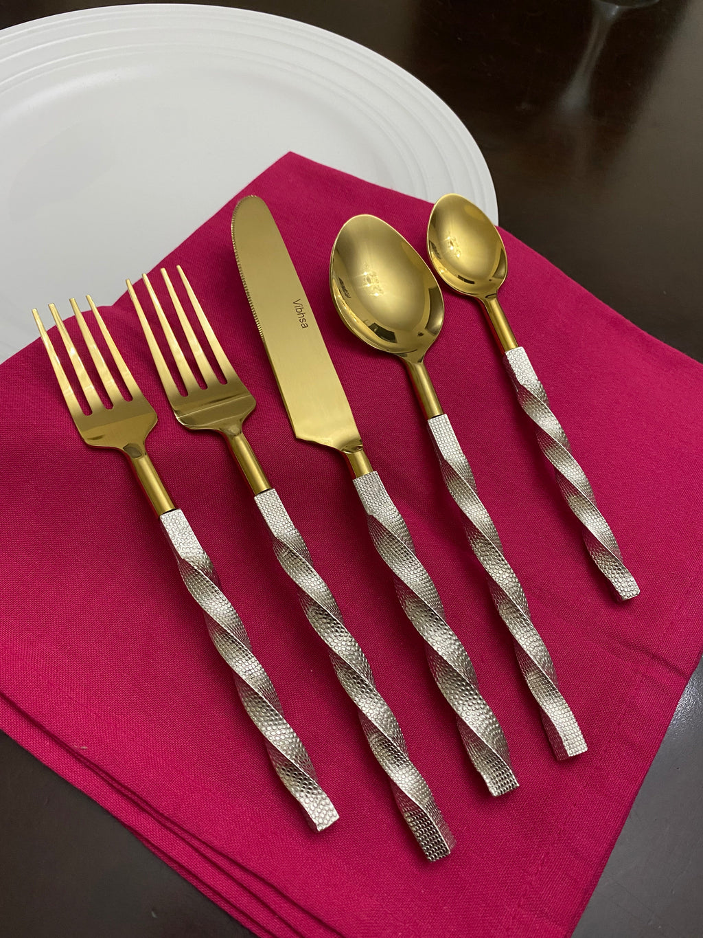 Golden Stainless Steel Flatware Set of 20 PC (Twsited)