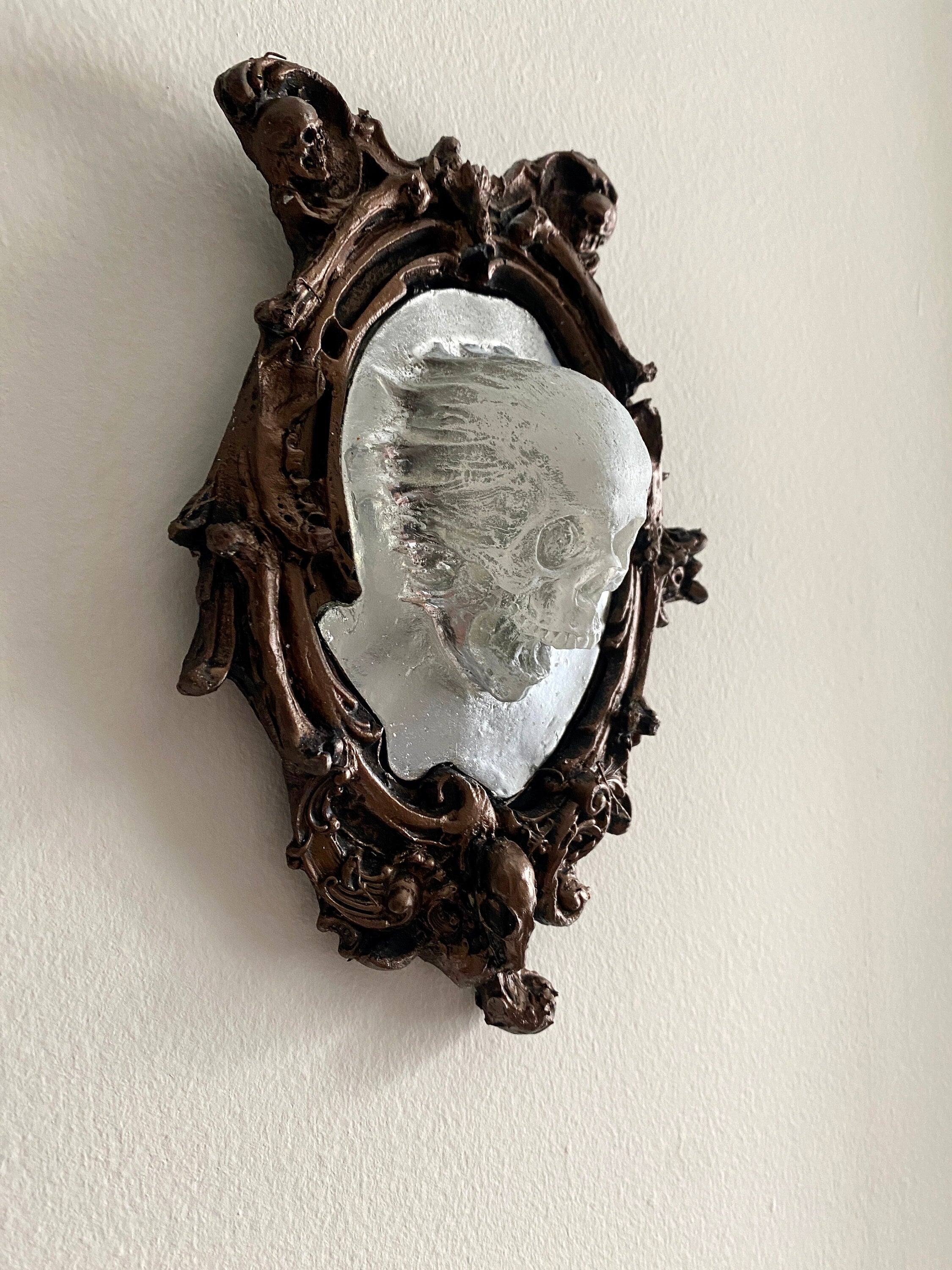 Spectral Skull Wall Plaque, White Version, Resin | Victorian Gothic Haunted Wall Art |Ghost Skull in Mirror for Halloween, Spooky Home Decor