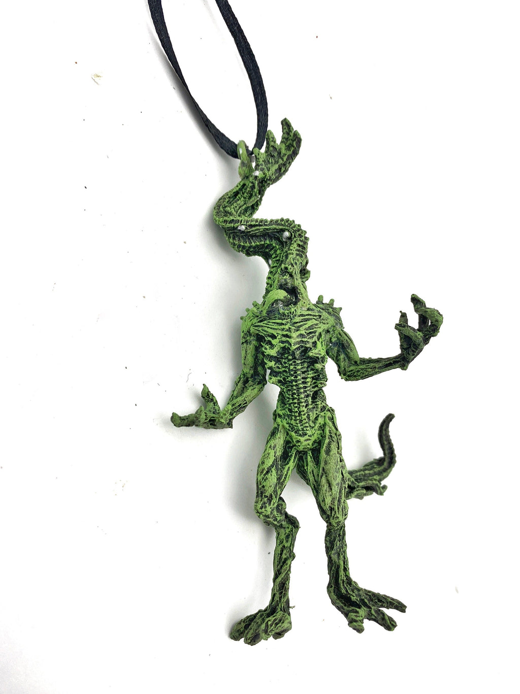 H.P. Lovecraft’s Nyarlathotep Ornament, Hand Painted Sculpture | Cthulhu Mythos Monster Figurine | Lovecraftian Horror Decor and Gamer Gift