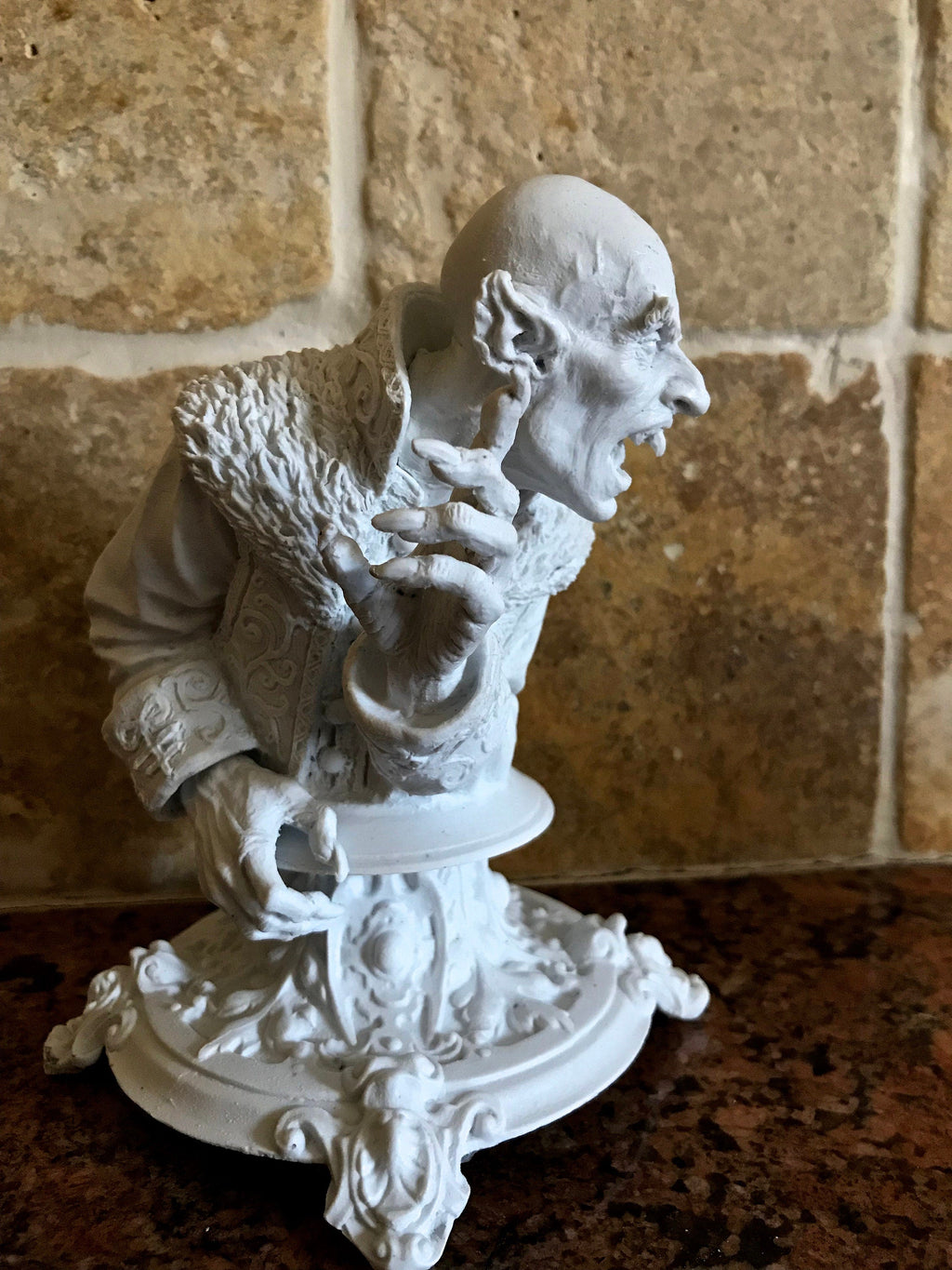 Dracula: Nosferatu Bust,Resin Sculpture | Legendary Vampire Figurine | Victorian Gothic Undead Creature| Dark Art Gift and Spooky Home Decor