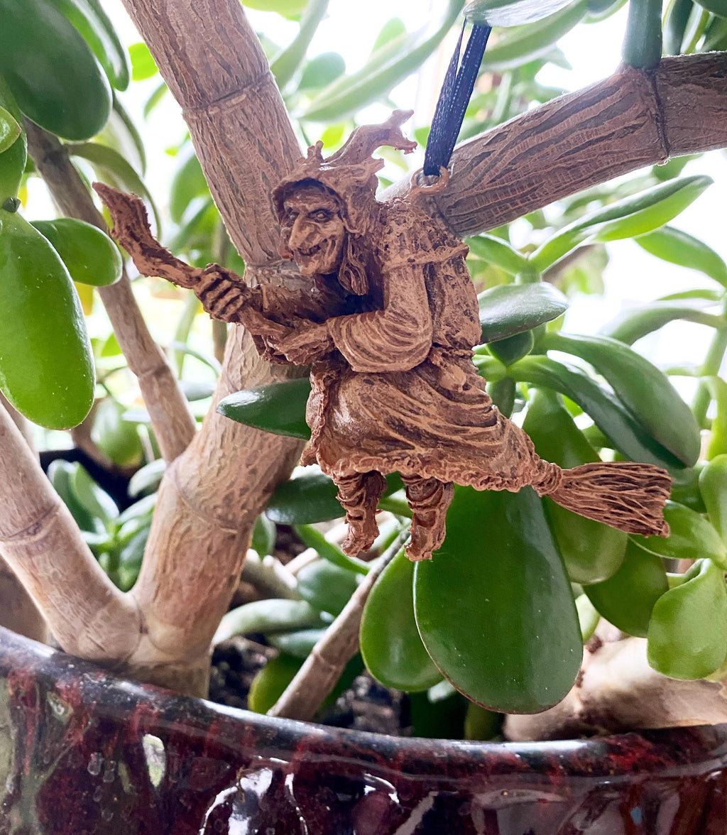 La Befana the Witch Ornament, Hand Painted Resin Sculpture |Rustic Folklore Crone Figurine |Christmas Witch Pagan Ornament for Holiday Decor