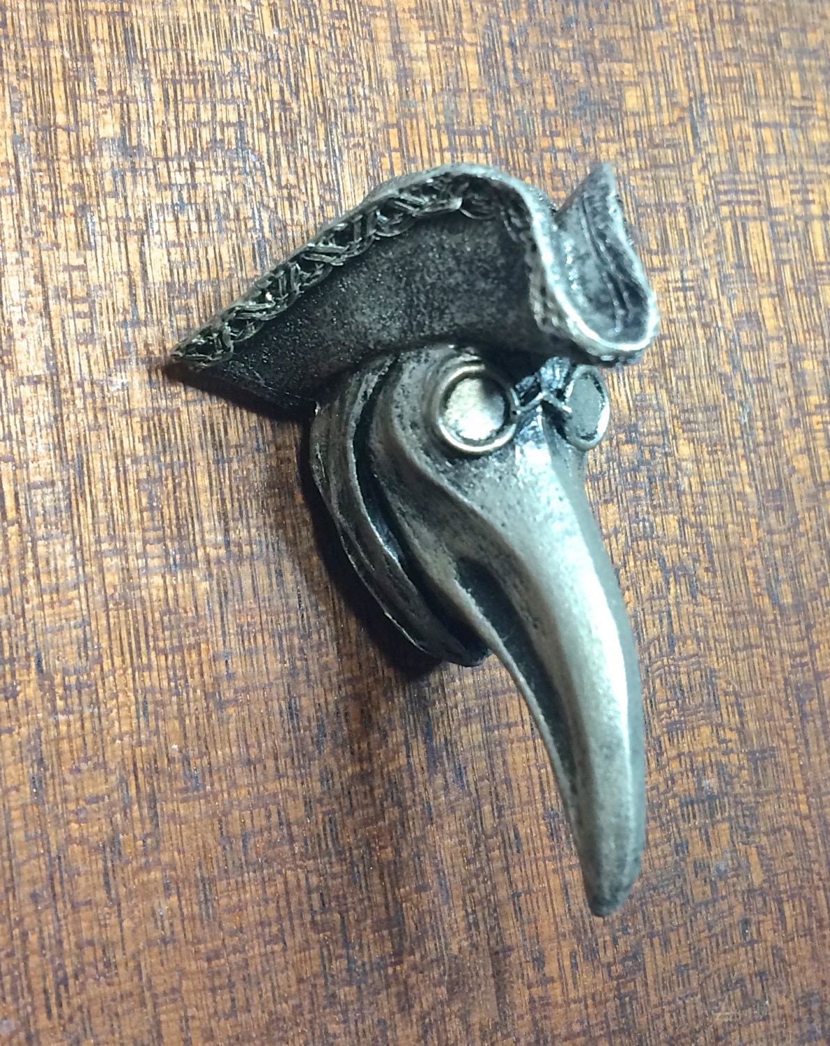 Venetian Plague Doctor Magnet, Hand Painted Resin Sculpture | Gothic Fantasy Decor | Plague Dr. Magnet for Fantasy and Gothic Decor