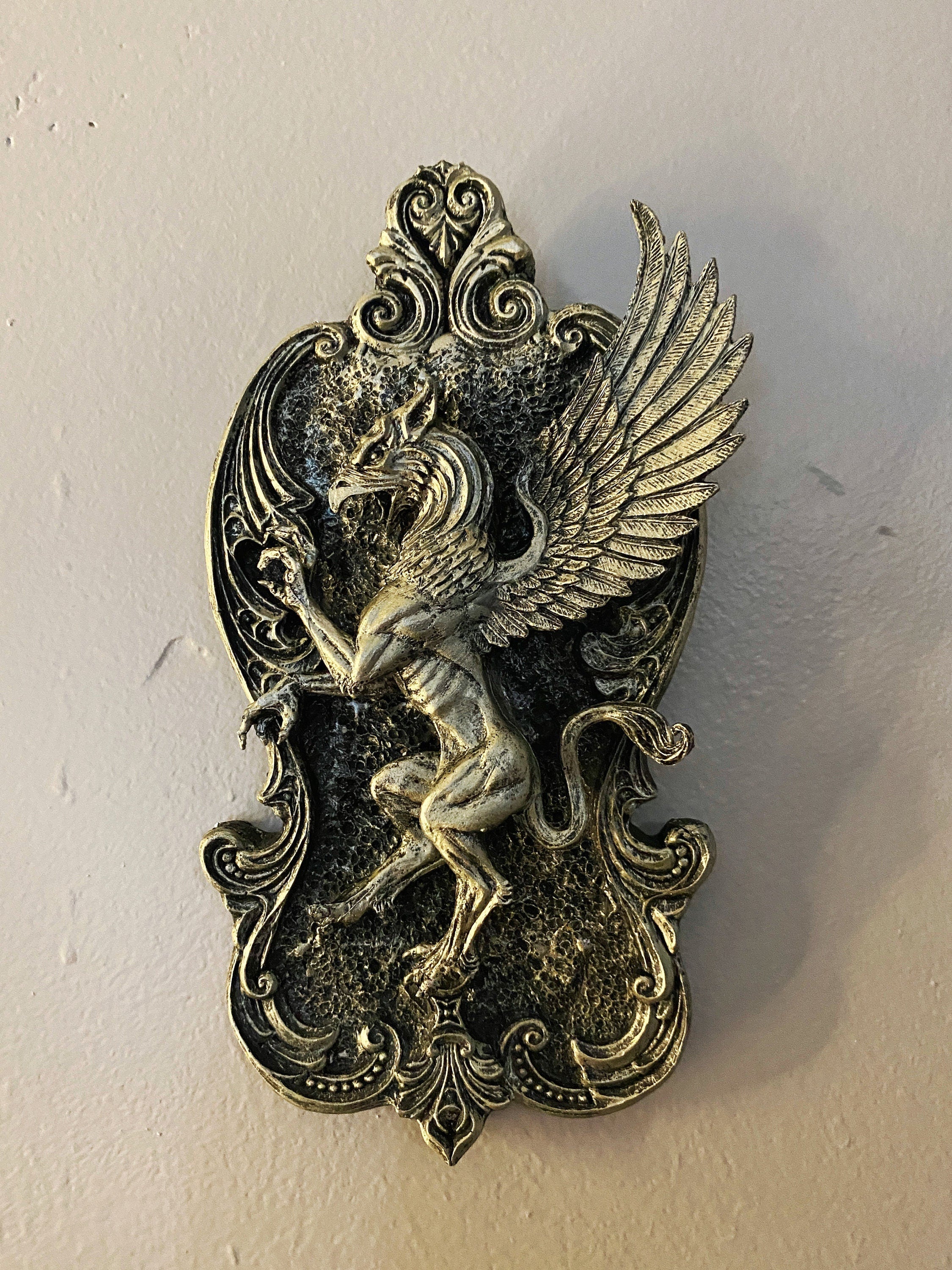 Medieval Griffin Wall Plaque, Hand Painted Resin | Fantasy Creature Wall Art | Classical Gryphon Plaque for Gothic Fantasy Home Decor