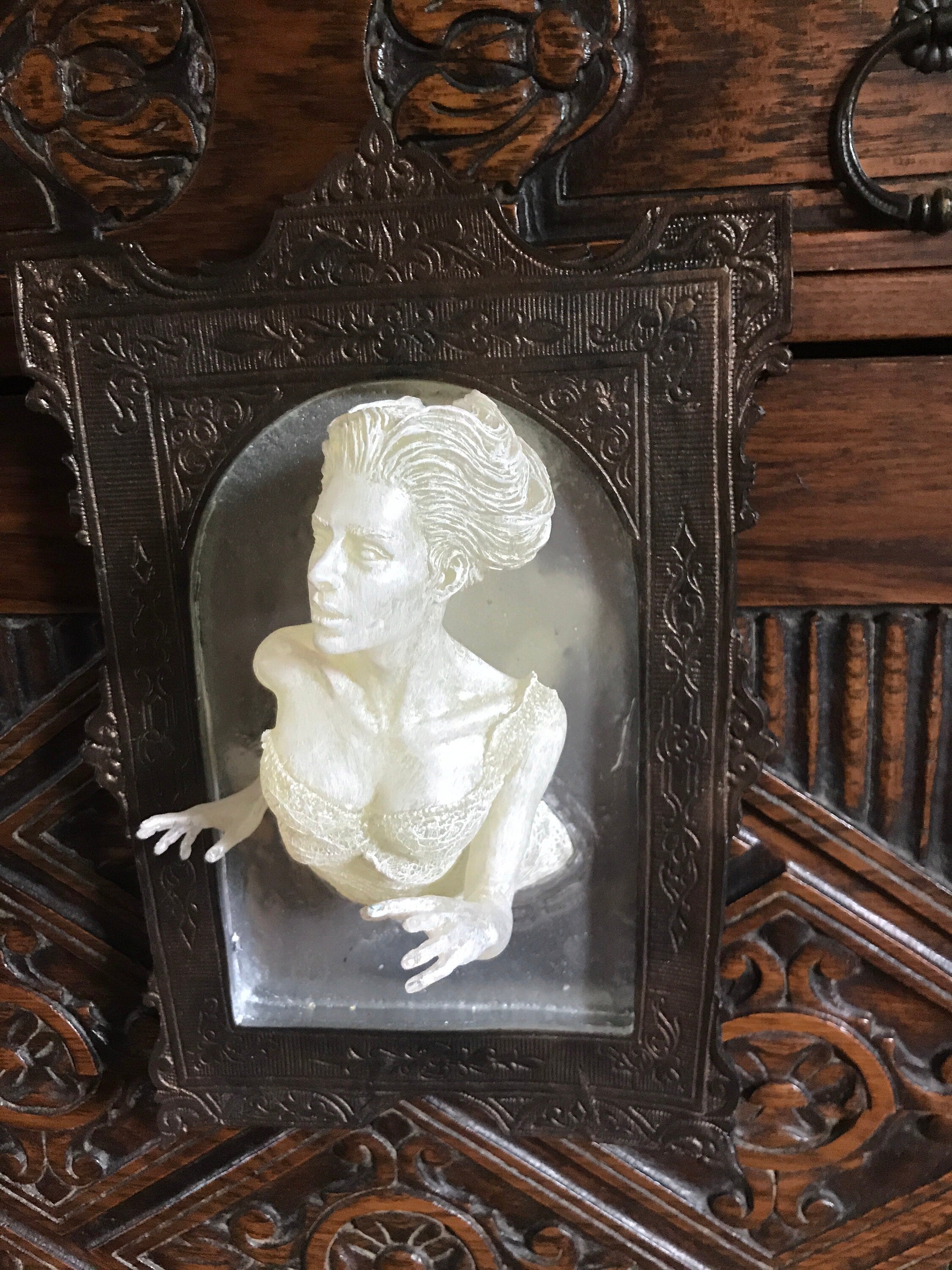 Ghost in the Mirror Wall Plaque,  Large Version, Resin |Victorian Gothic Haunted Wall Art |Gift for Halloween and Spooky Home Decor