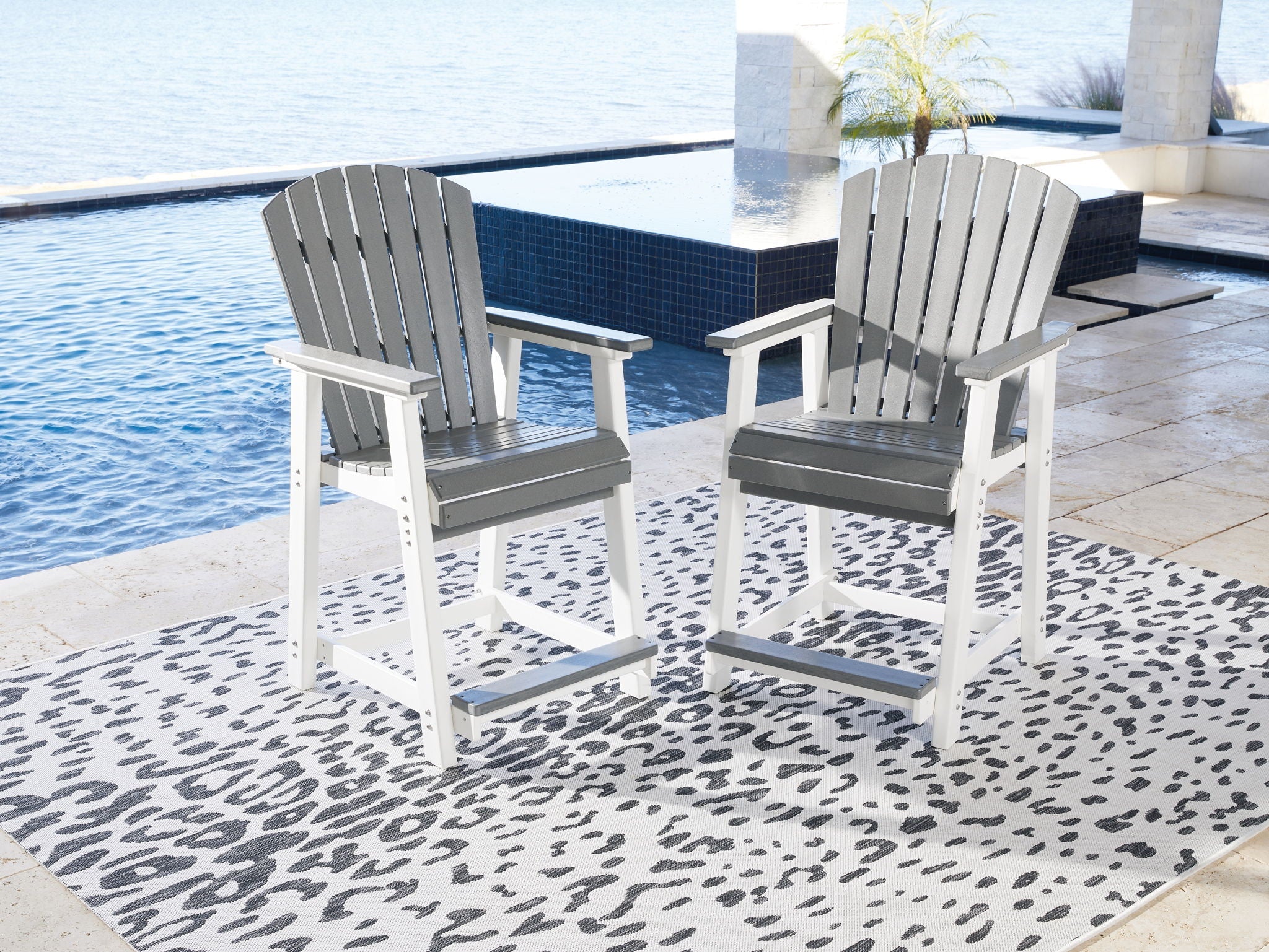 Transville - Barstool (Set of 2) - Gray / White