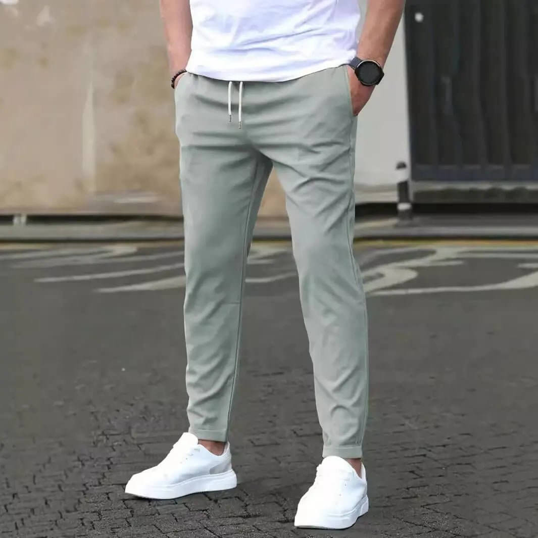 Slim Fit Cropped Pants – Casual Straight-Leg Trousers with Leather Tag