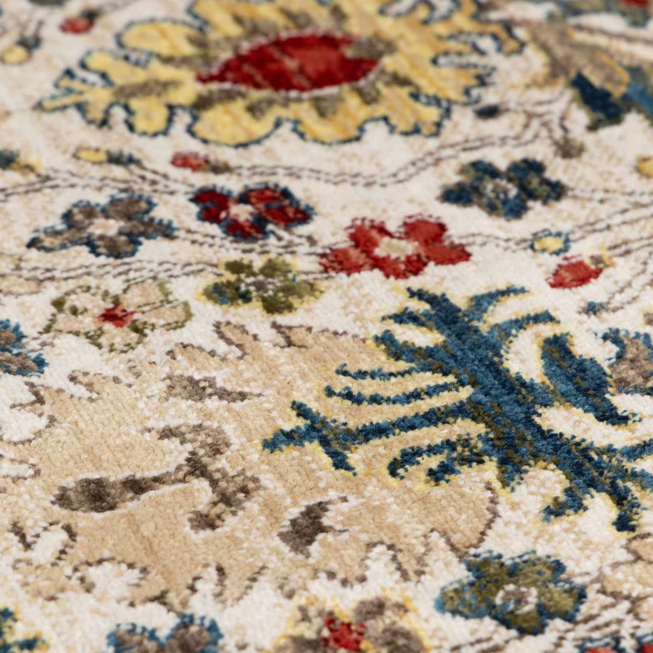 Neola White/Red Damask Area Rug