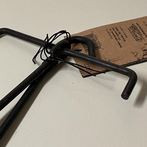 Bayou Classic 0822 2 Steel Lift Hooks For Lifting Heavy Jambalaya Pots