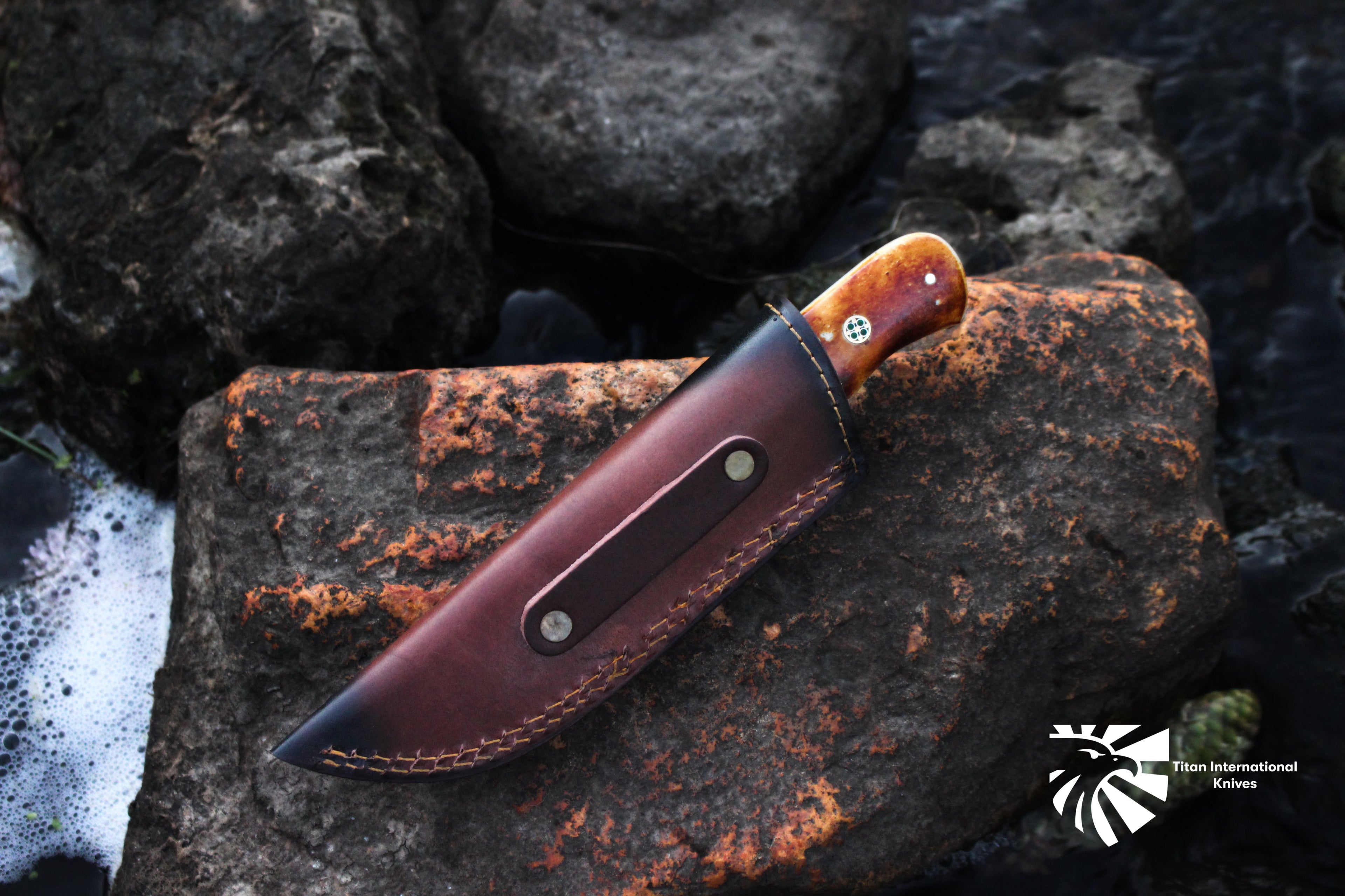 Custom /Titan Spade/ Damasucs Steel Hunting Knife (SPADE)