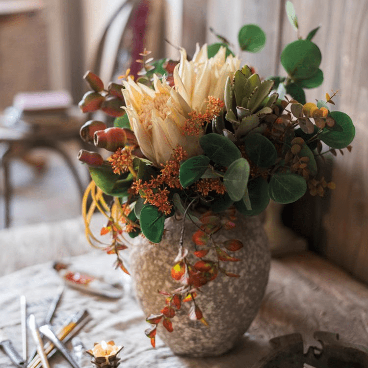 Mountian Oriole Autumn Art King Protea Bouquet