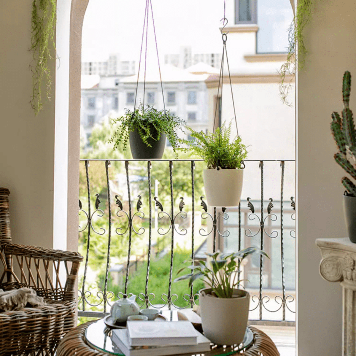 Modern Resin Hanging Planter for Artificial Plants
