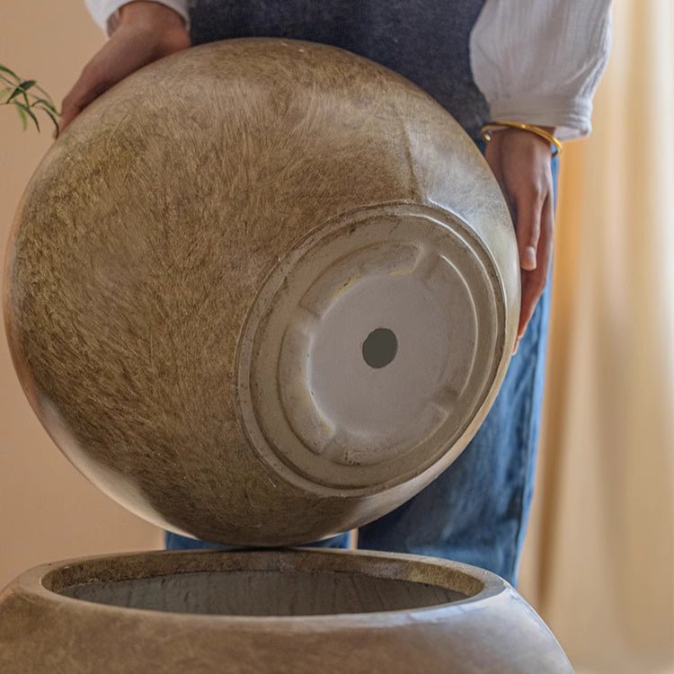 Round Magnesium Clay Planter