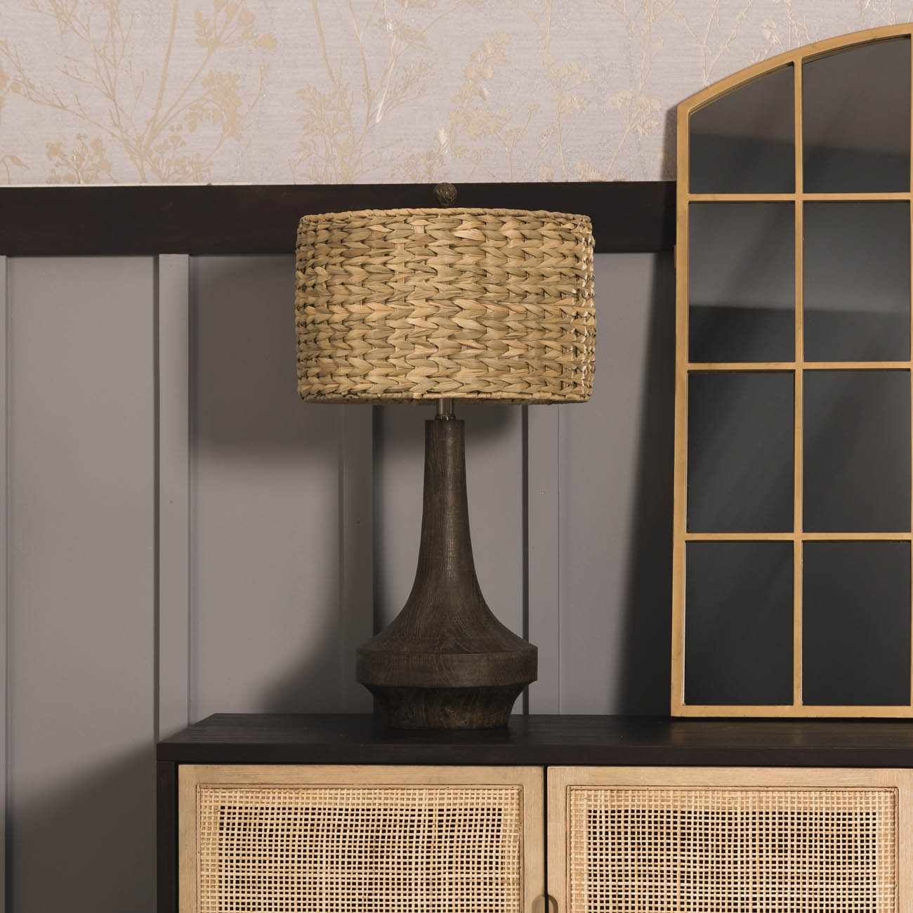 Kabankalan Seagrass Resin Table Lamp