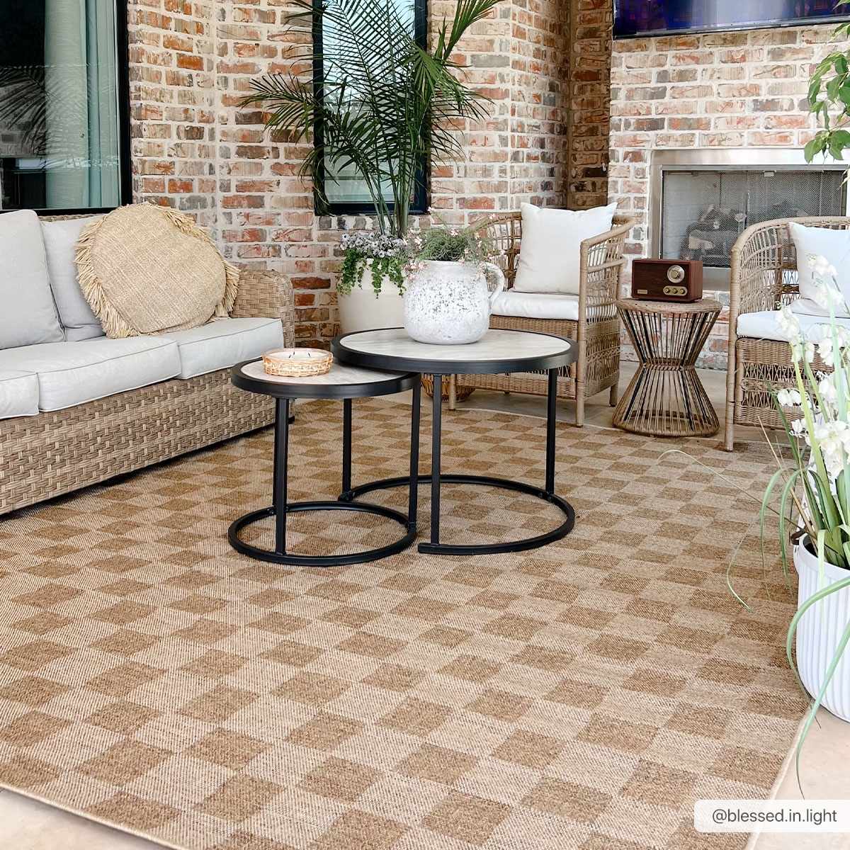 Kuval Checkered Brown Outdoor Rug