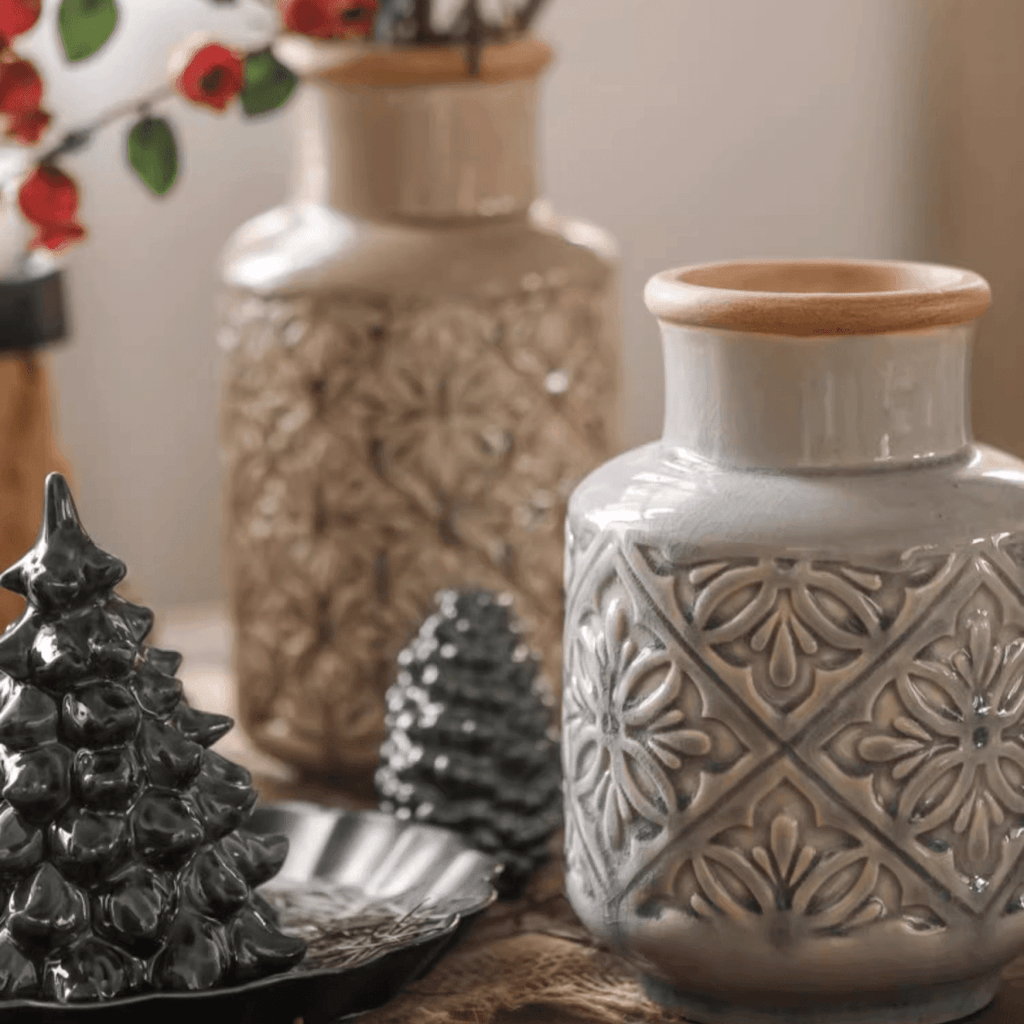 Domino Embossed Pattern Vase