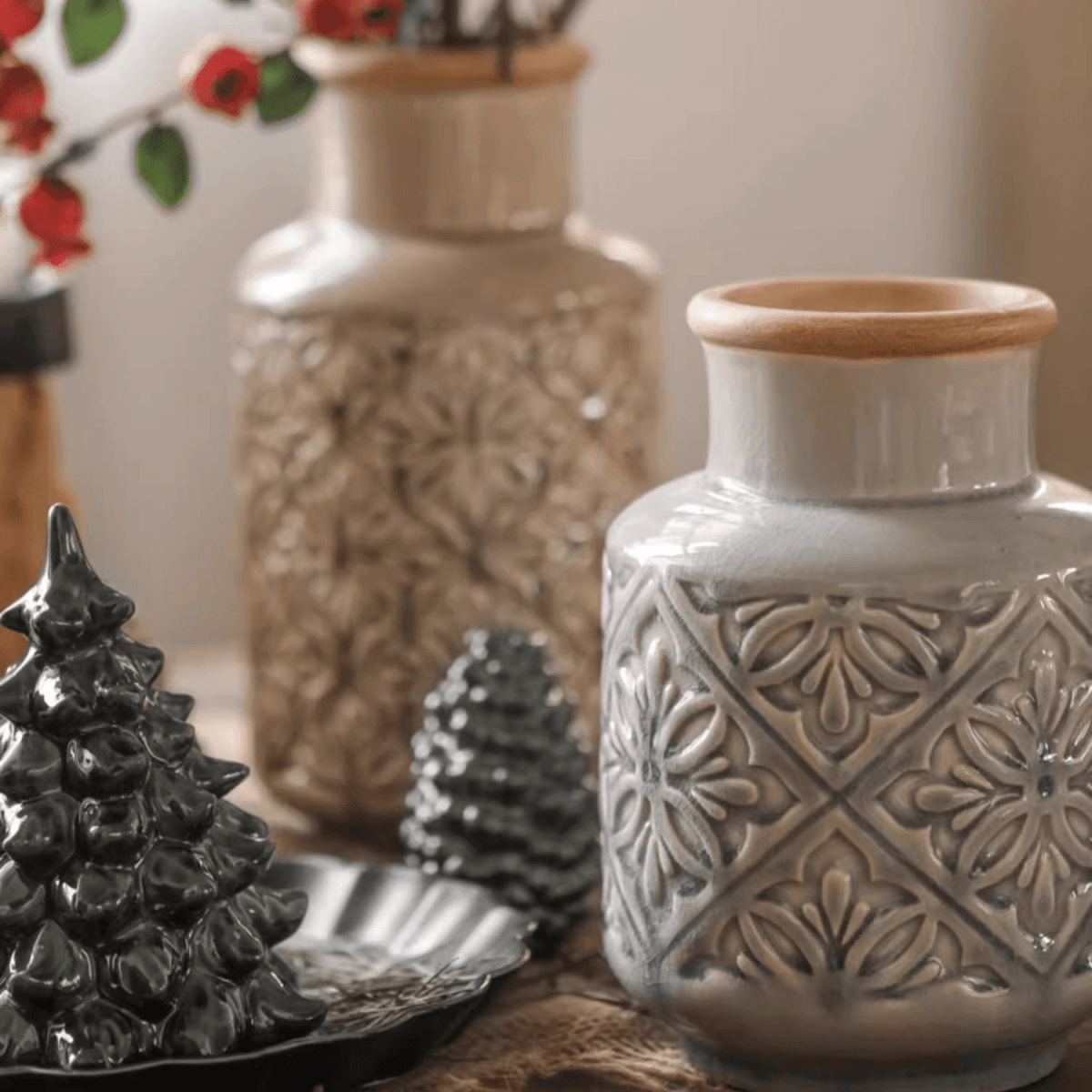 Domino Embossed Pattern Vase
