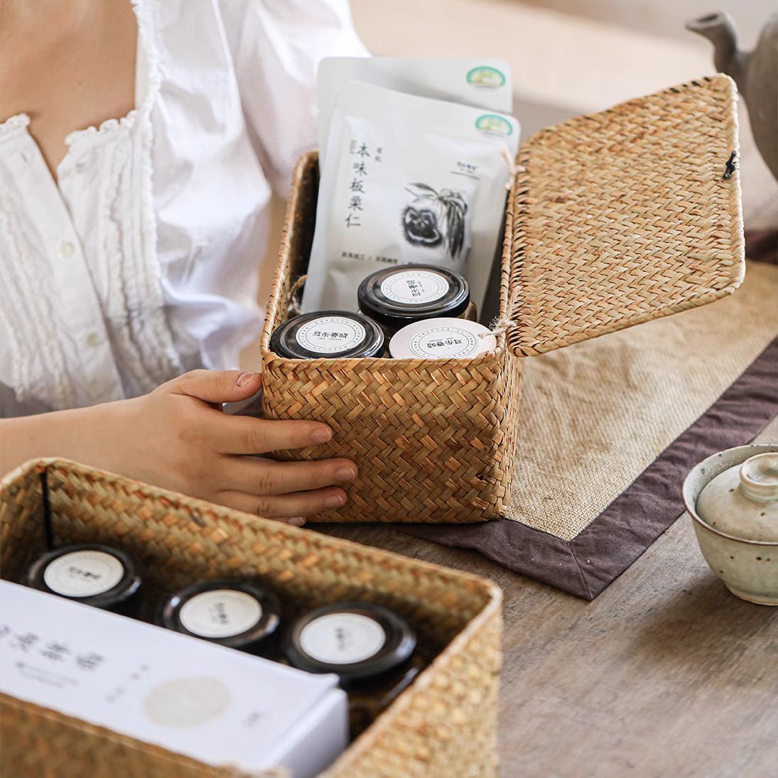 Rectangular Natural Straw Storage Basket with Lid