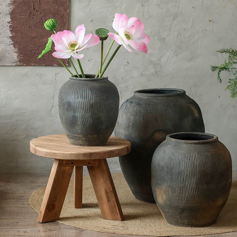 Round Earthenware Gray Pot