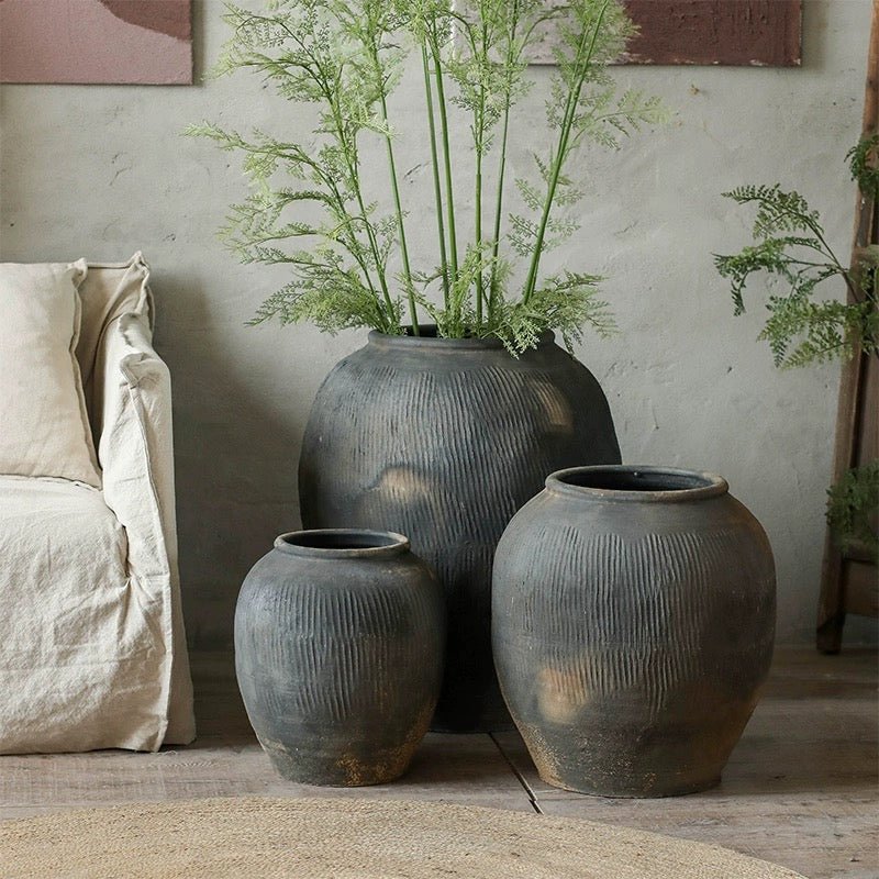 Round Earthenware Gray Pot