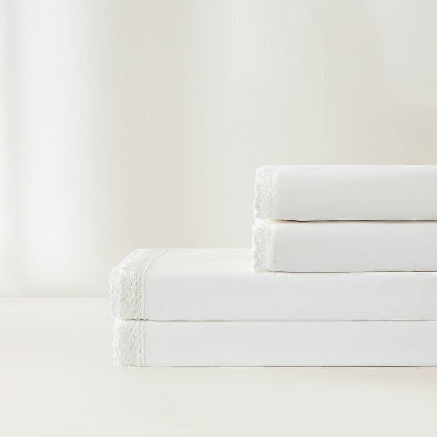 Queen Size 4 Piece 100-Percent Cotton Sheet Set in White with Lace Trim