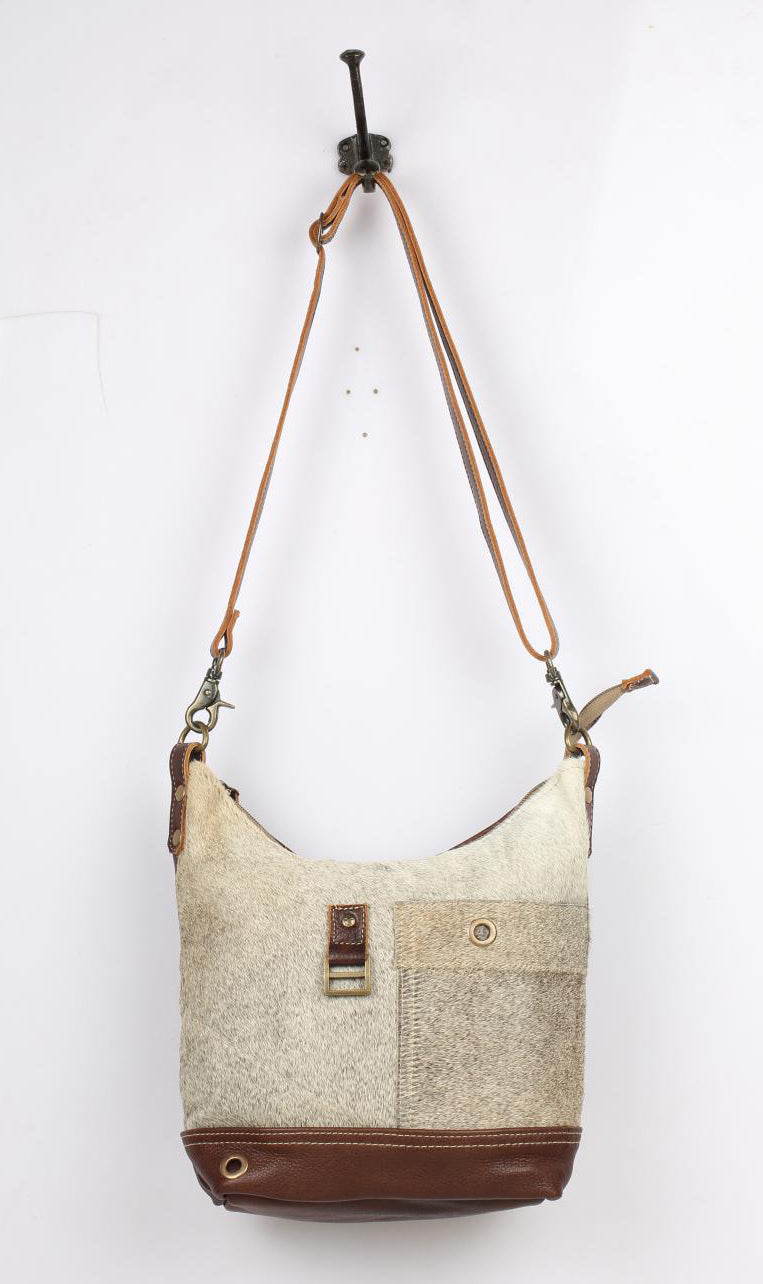 Dim Shoulder Bag