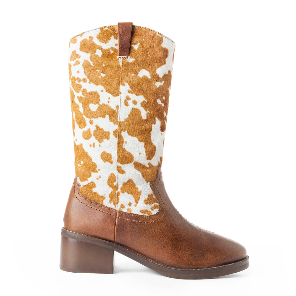 Pointy Beige Boots