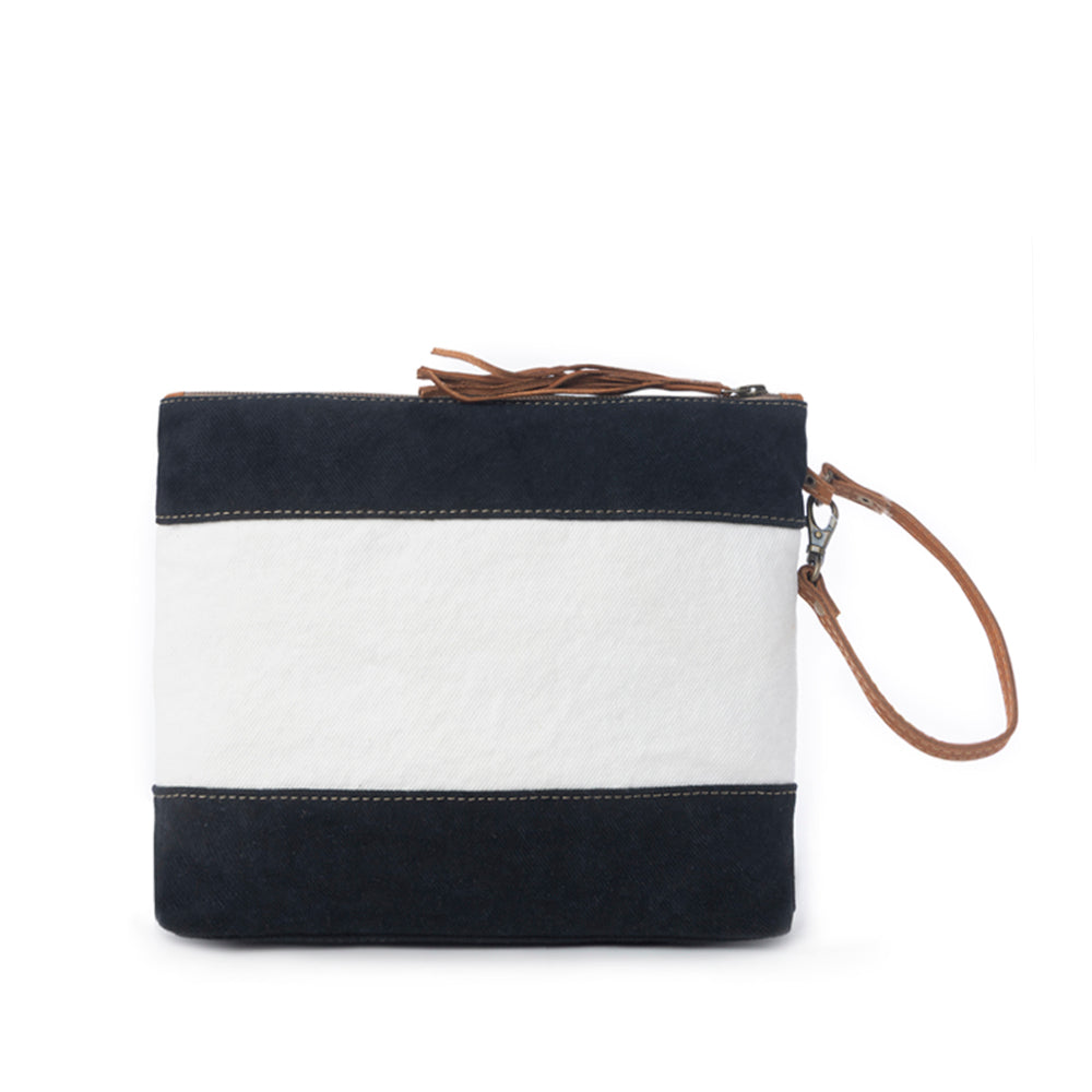 23 Skidoo Pouch