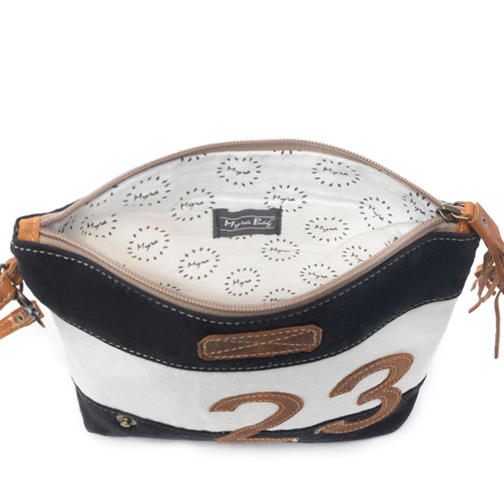 23 Skidoo Pouch