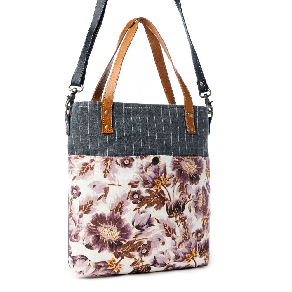 Peonieâ€™s Pleasure Tote Bag