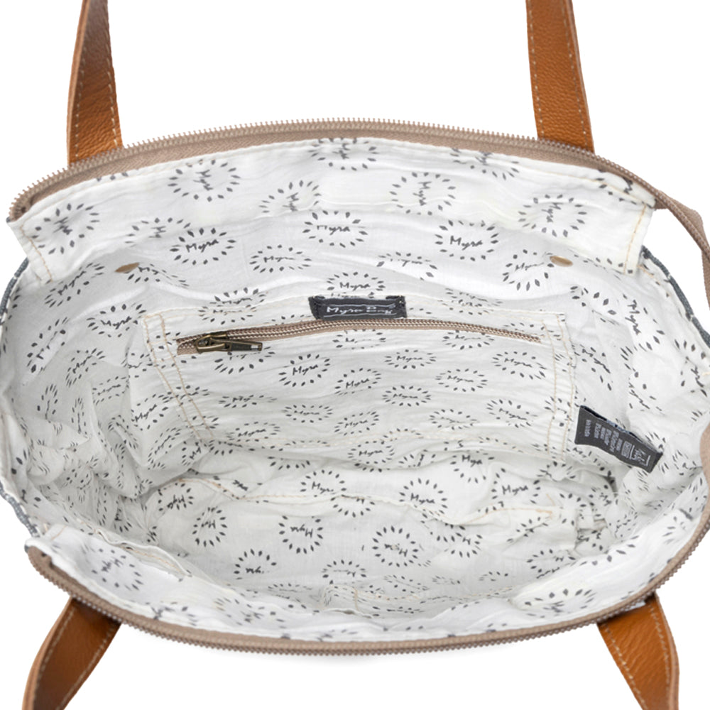 Peonieâ€™s Pleasure Tote Bag
