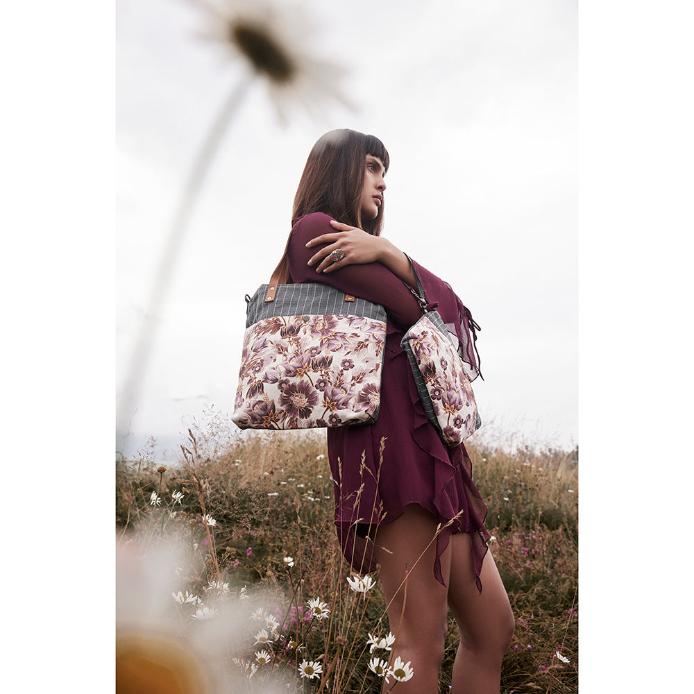 Peonieâ€™s Pleasure Tote Bag