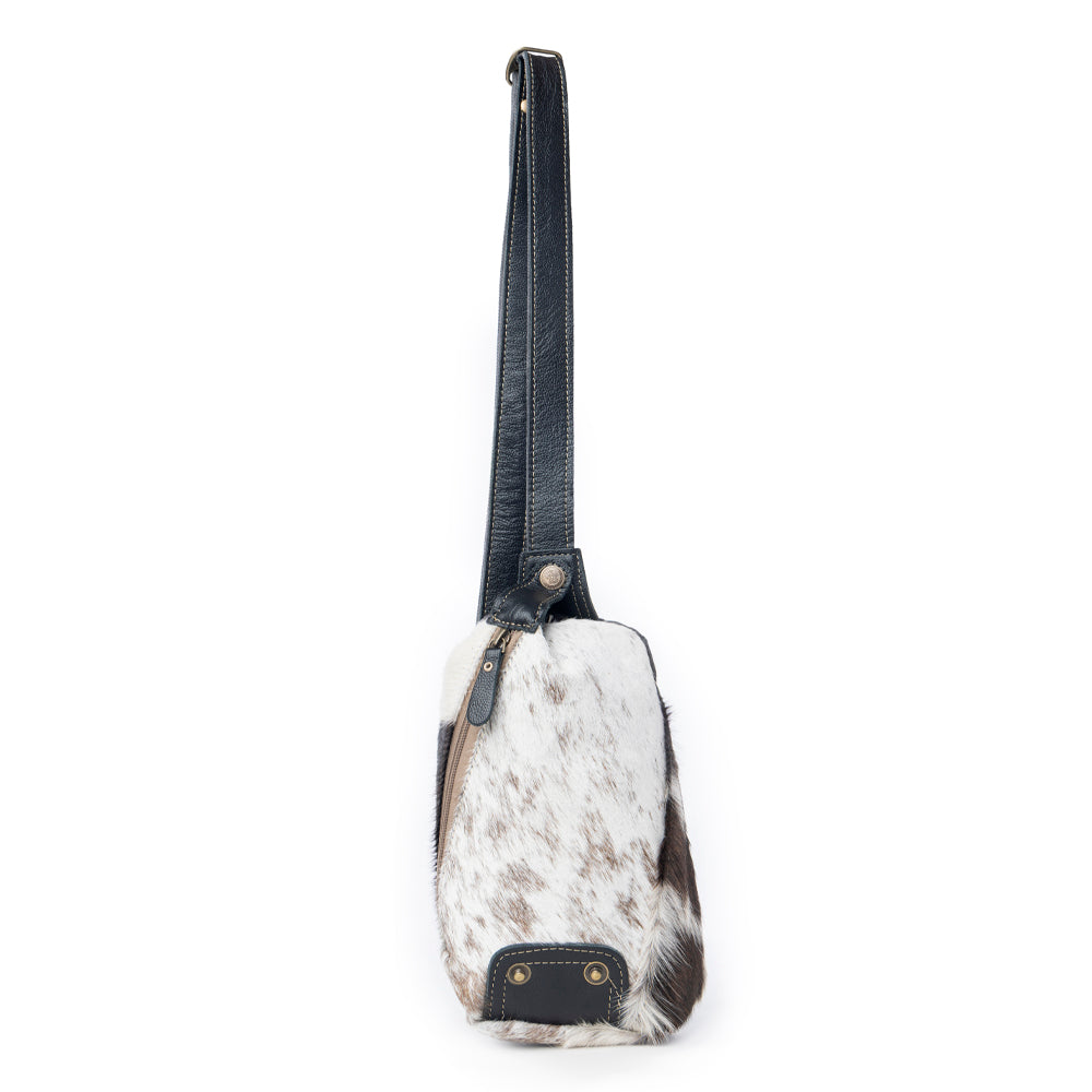 Robnette Ranch Fanny-Pack Bag in Dark & White