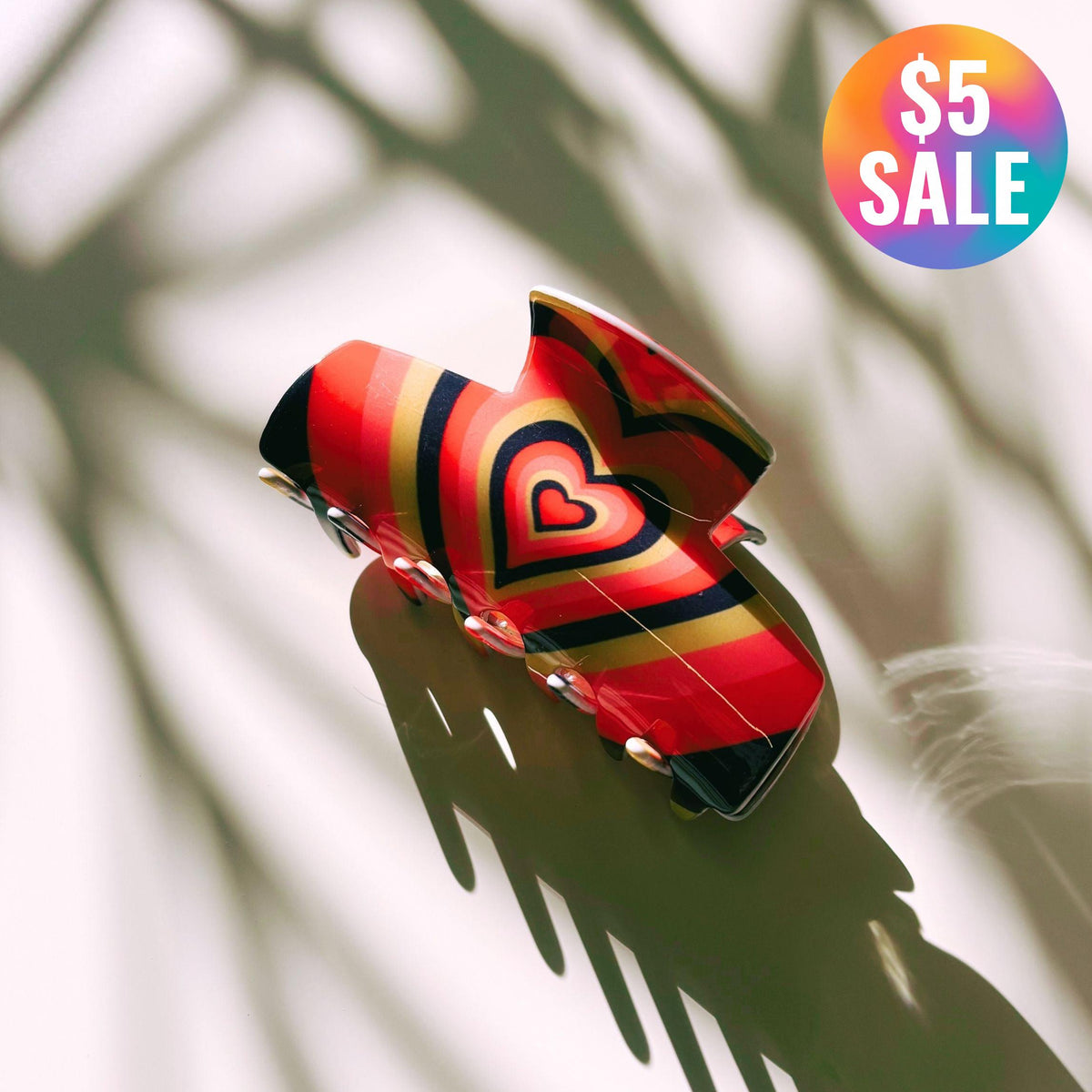The Foxy in Warm ‘70s Sunrise Hair Claw | Hearts Claw Clip