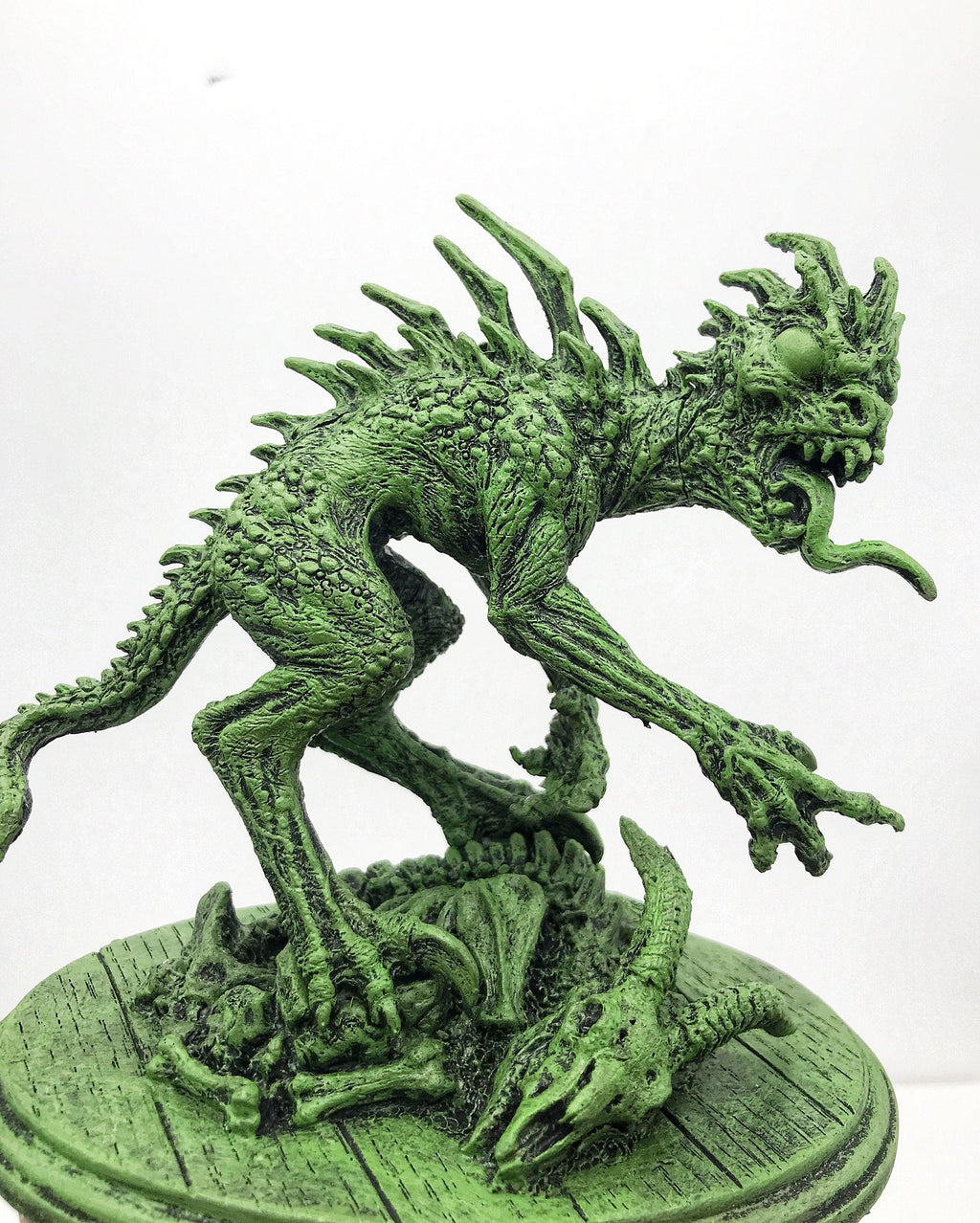 Chupacabra Statue, Hand Painted Resin Sculpture |Cryptozoology Creature Figurine |Urban Legend Chupacabra Monster Figurine, Horror Art Decor