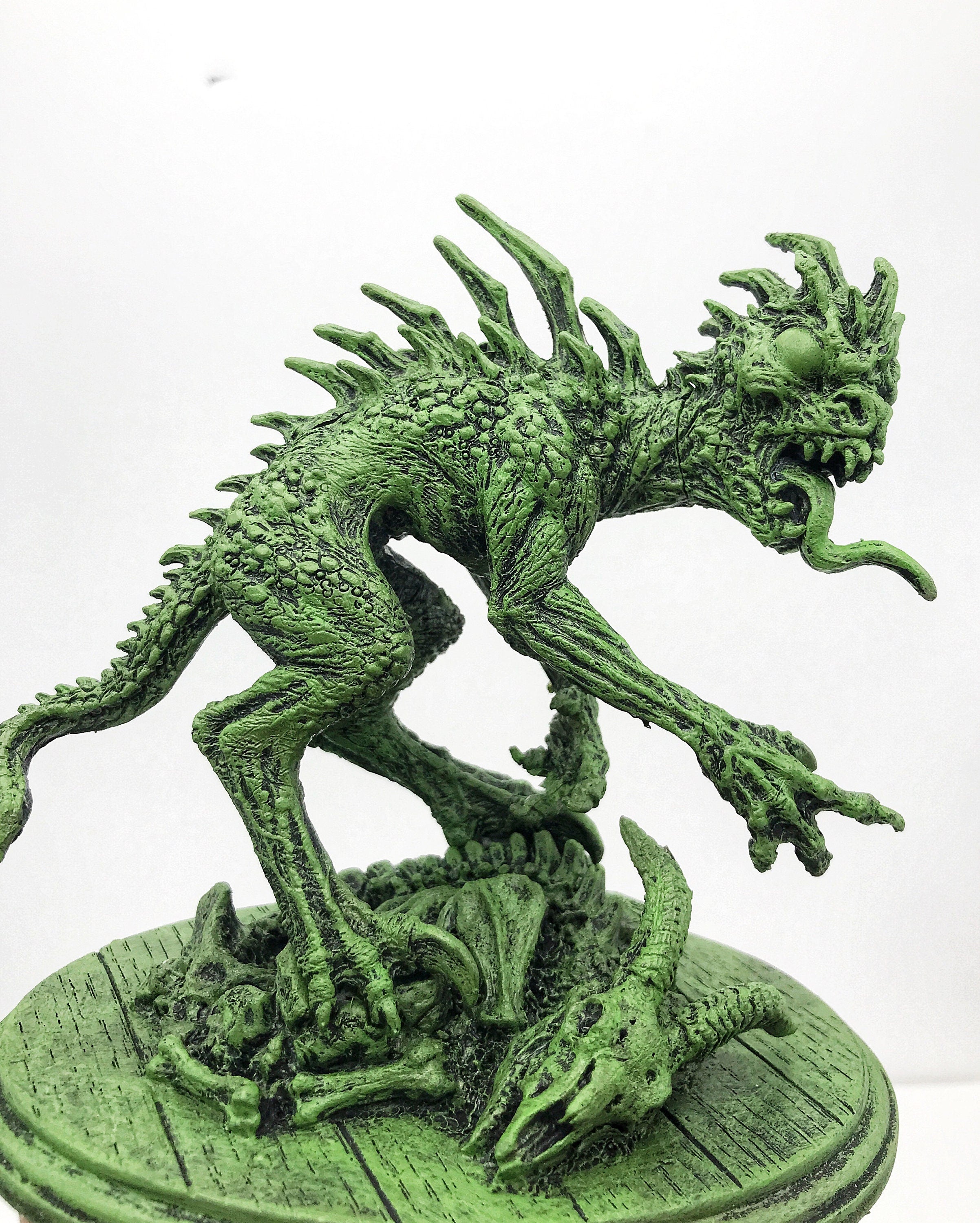 Chupacabra Statue, Hand Painted Resin Sculpture |Cryptozoology Creature Figurine |Urban Legend Chupacabra Monster Figurine, Horror Art Decor