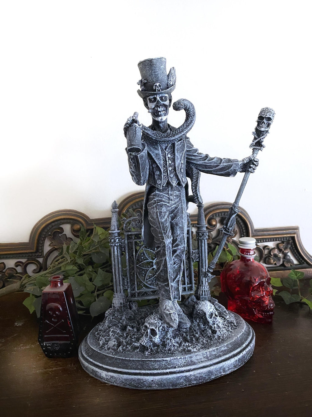 Baron Samedi, Voodoo Loa of Death Statue, Hand Painted Resin Sculpture | Legendary Voodoo Figurine | Gothic Altar Statue for Witchy Decor