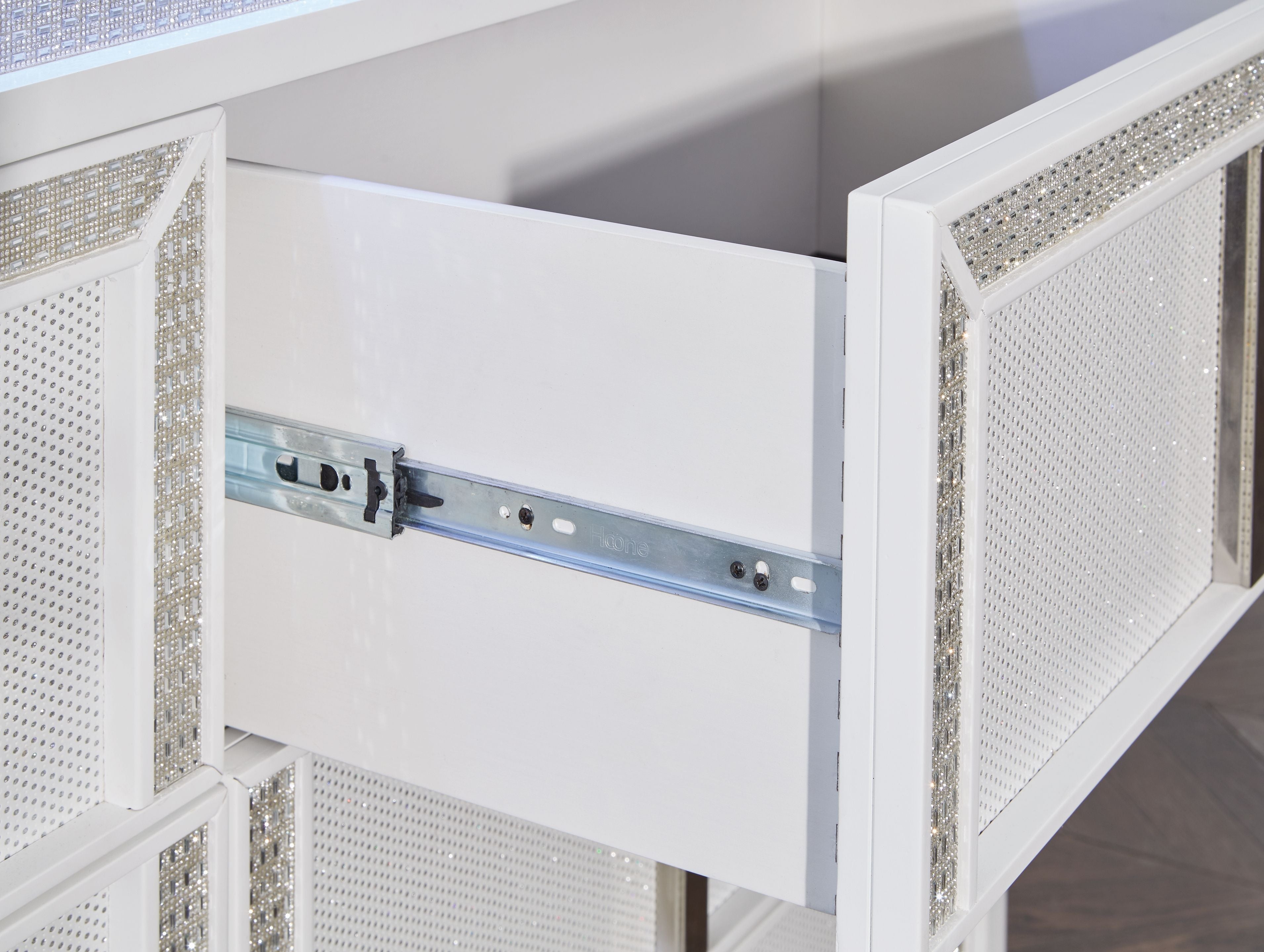 Chalanna - Dresser And Mirror - White
