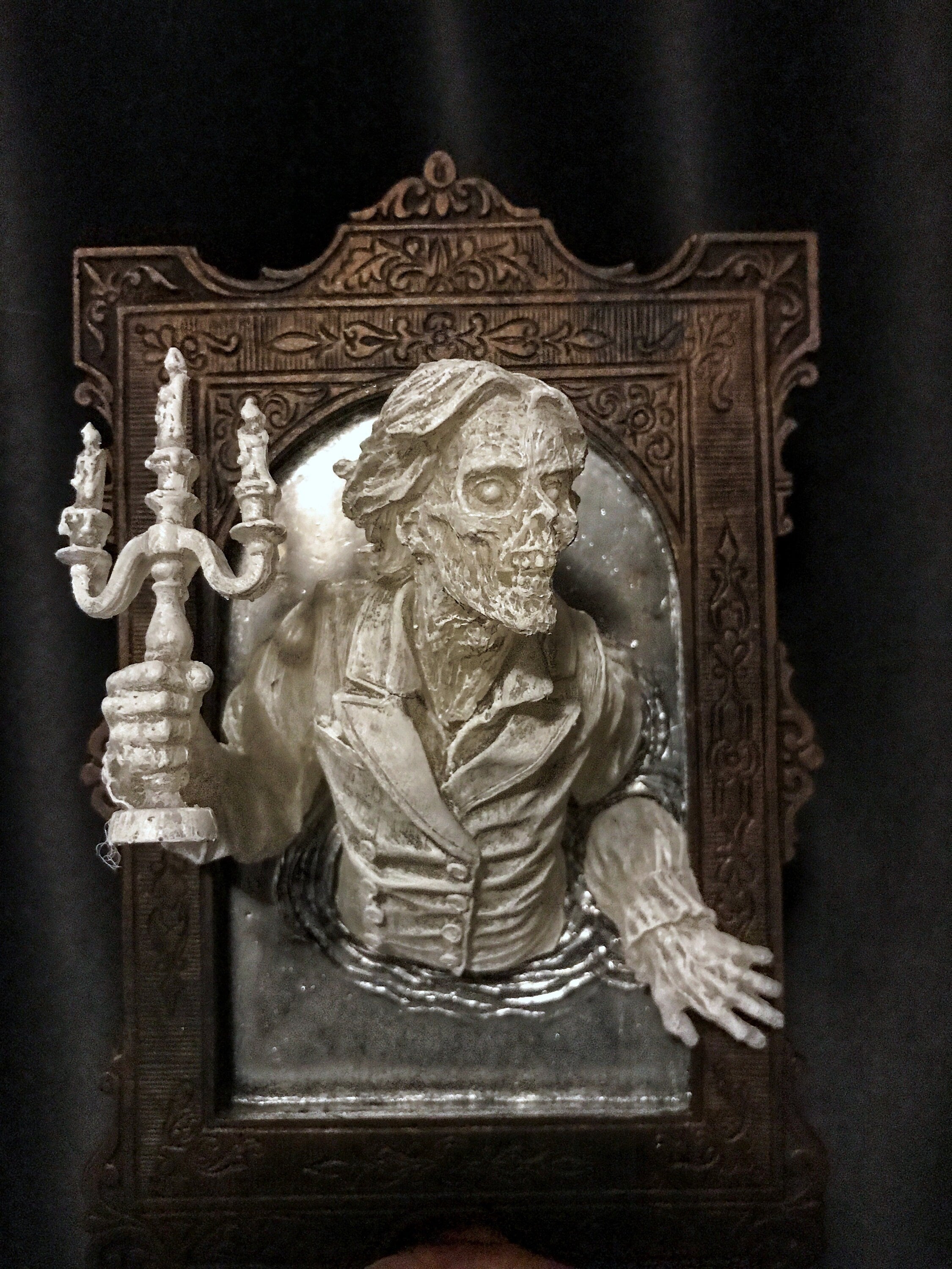 Gentleman Ghost in the Mirror,  Ghoul Version