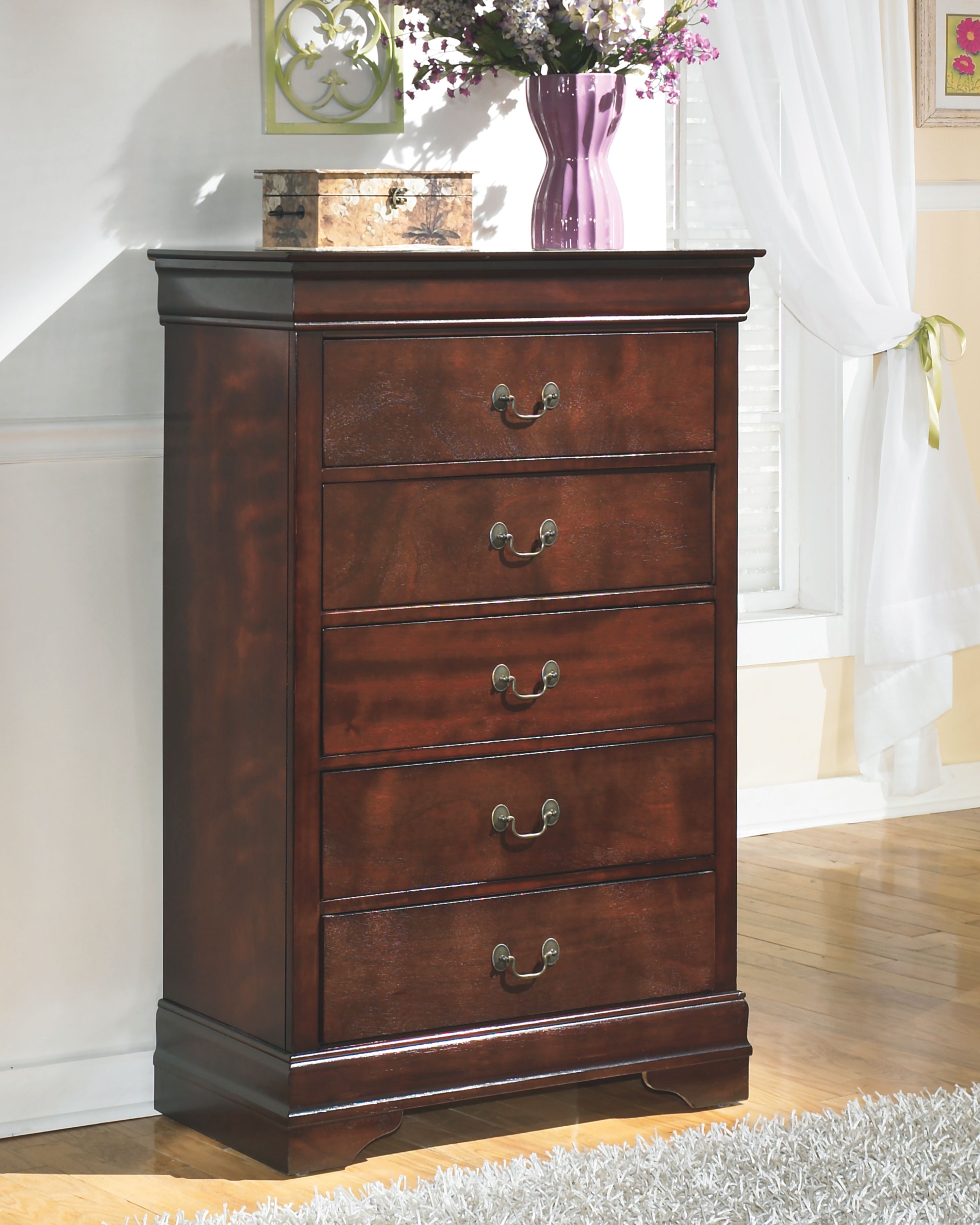 Alisdair - Chest - Reddish Brown