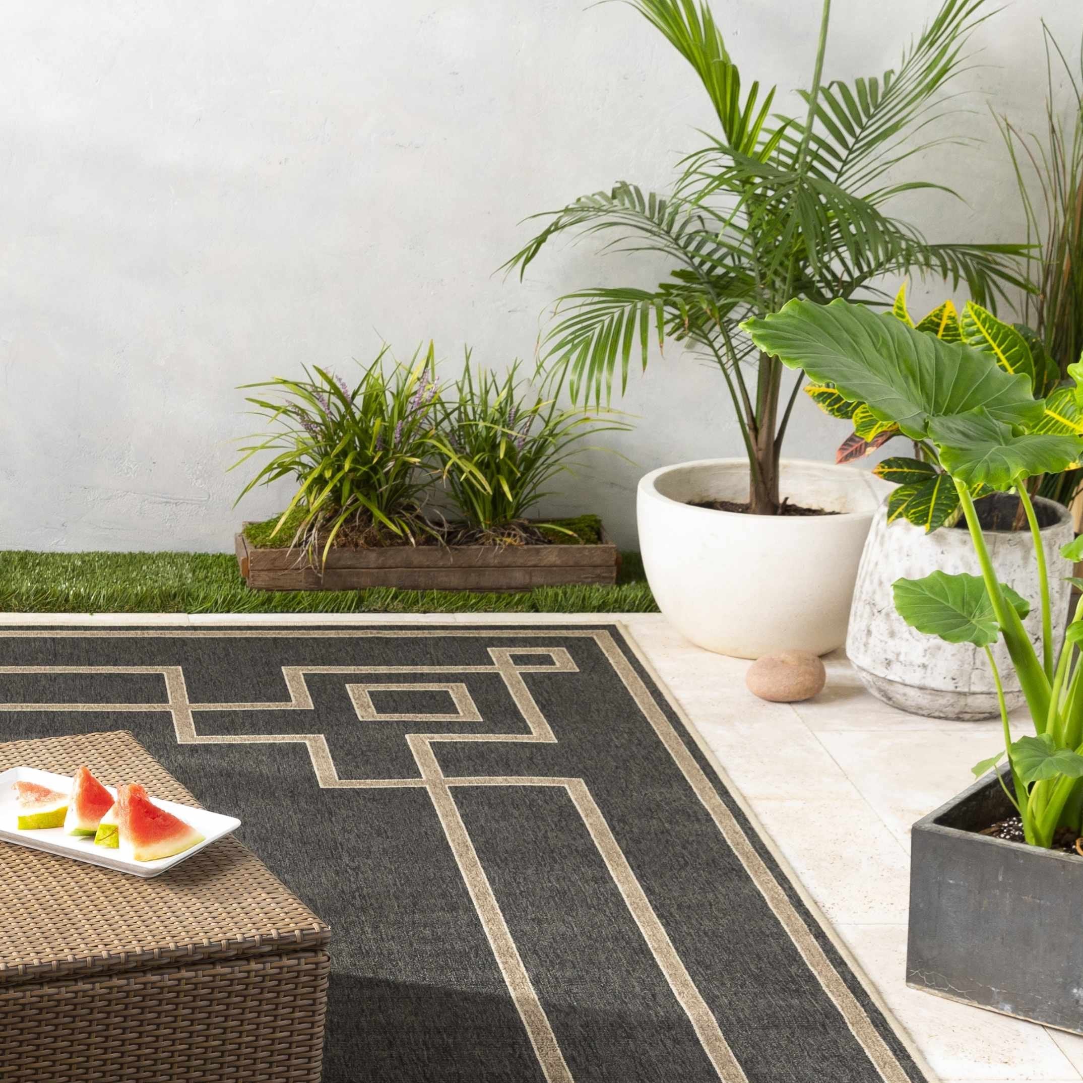 Janamuato White Geometric Cement Outdoor Planter