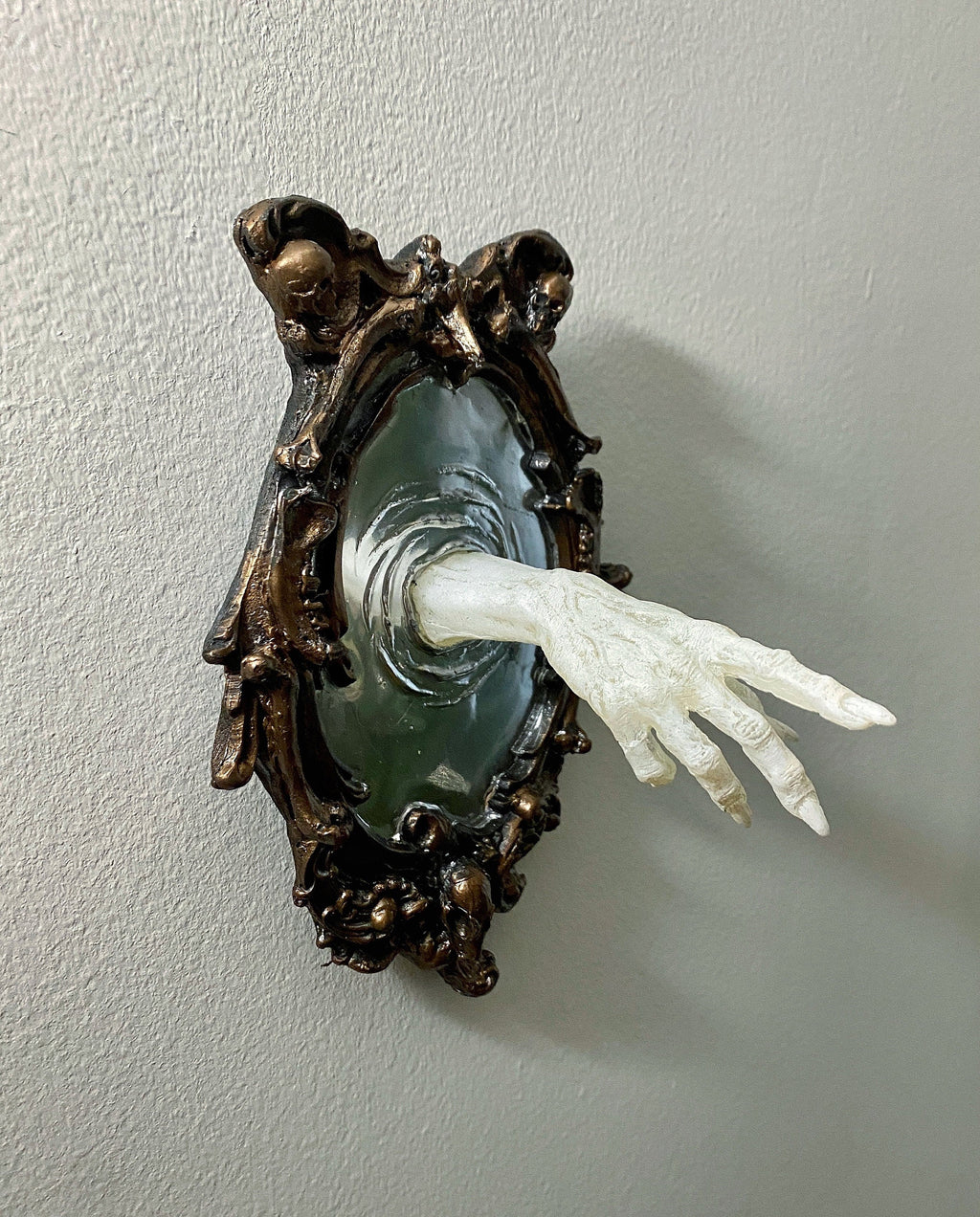 Spectral Hand Wall Plaque, White Version, Resin | Victorian Gothic Haunted Wall Art |Ghost Hand Gift for Halloween, Spooky Home Decor