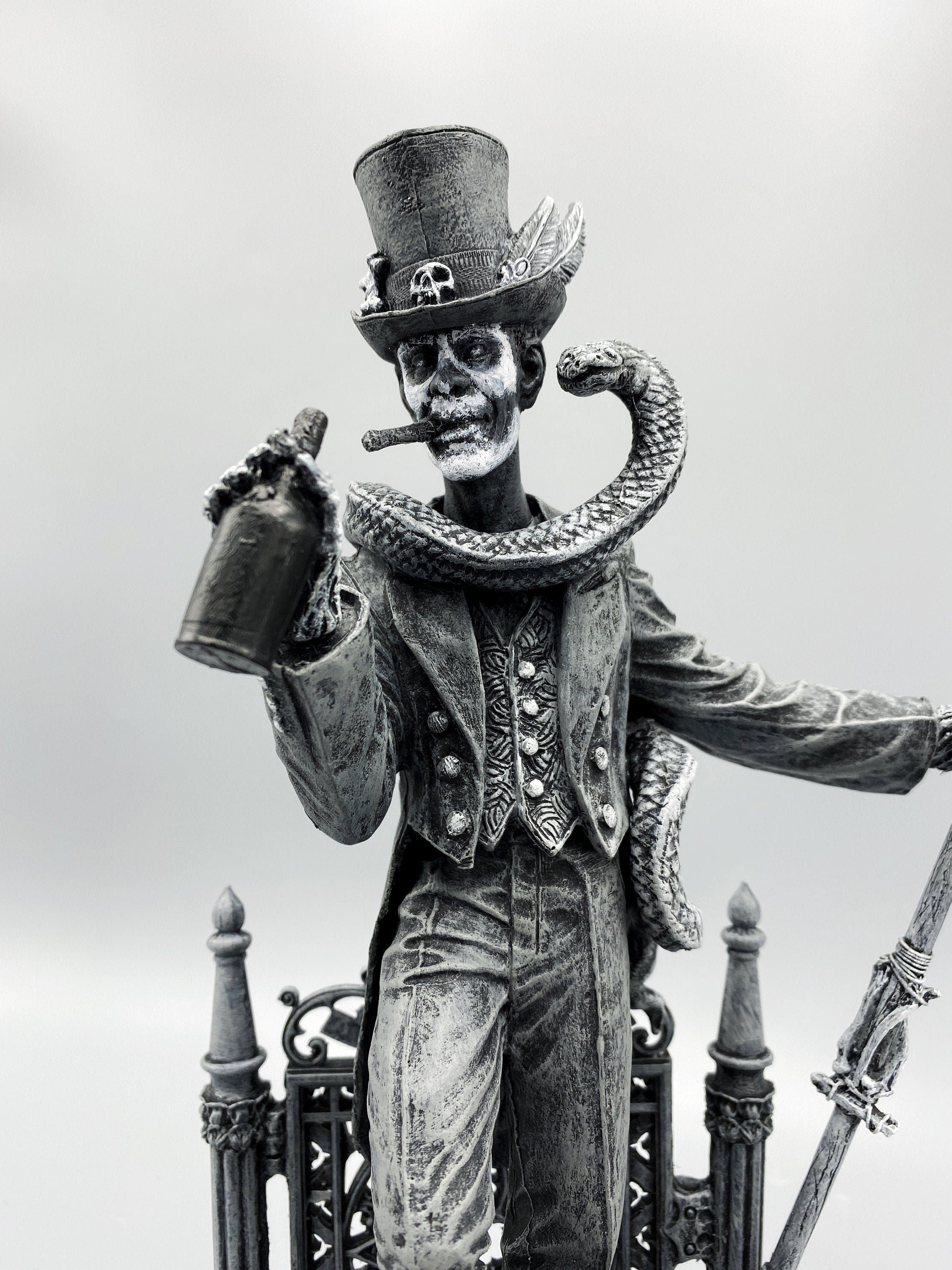 Baron Samedi, Voodoo Loa of Death Statue, Hand Painted Resin Sculpture | Legendary Voodoo Figurine | Gothic Altar Statue for Witchy Decor