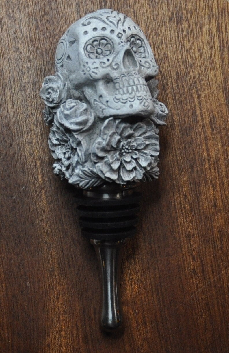 Dia de los Muertos Winestopper, Hand Painted Resin | Gothic Skull Barware, Day of Dead Bottle Stopper |Fantasy Gothic Wine and Barware Gift