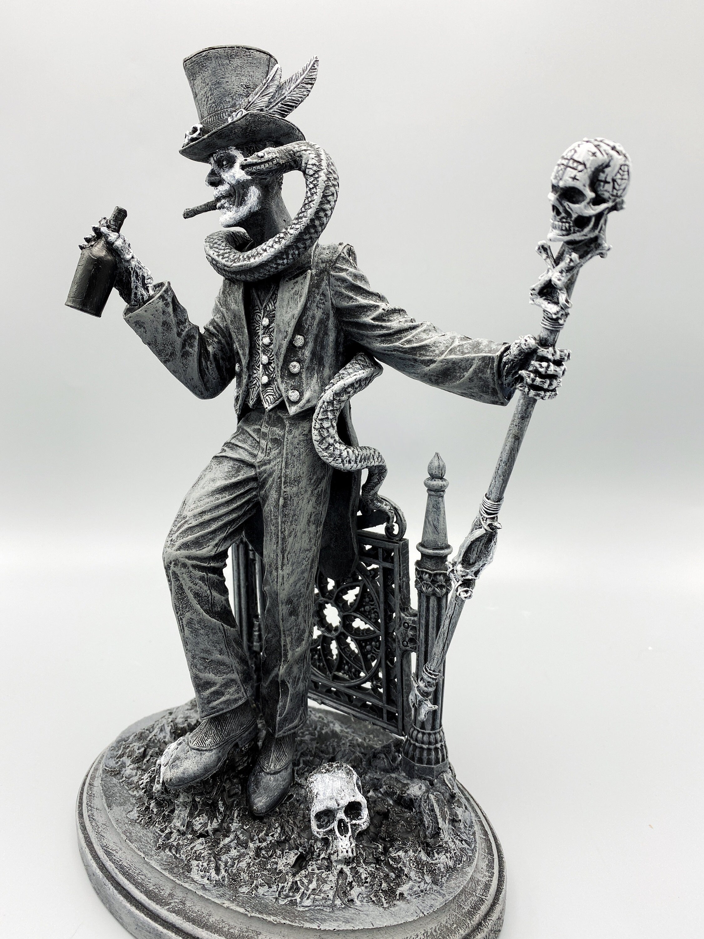 Baron Samedi, Voodoo Loa of Death Statue, Hand Painted Resin Sculpture | Legendary Voodoo Figurine | Gothic Altar Statue for Witchy Decor