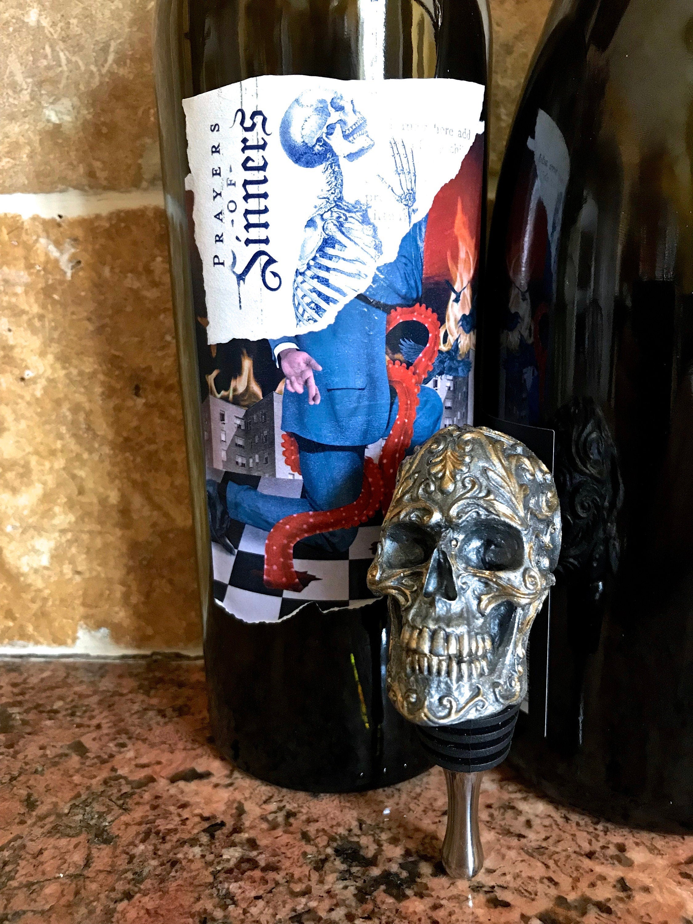Ornate Skull Winestopper