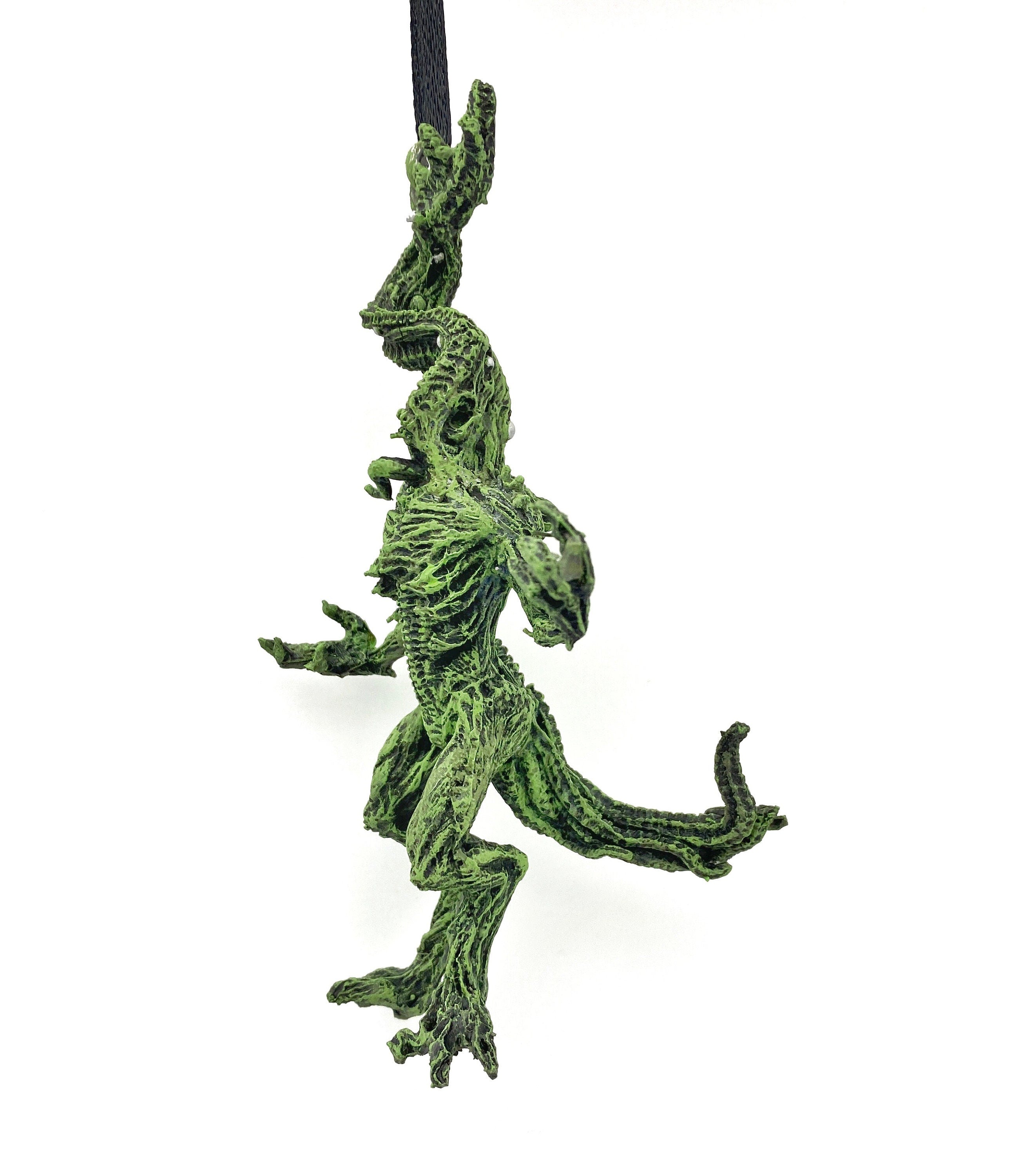 H.P. Lovecraft’s Nyarlathotep Ornament, Hand Painted Sculpture | Cthulhu Mythos Monster Figurine | Lovecraftian Horror Decor and Gamer Gift