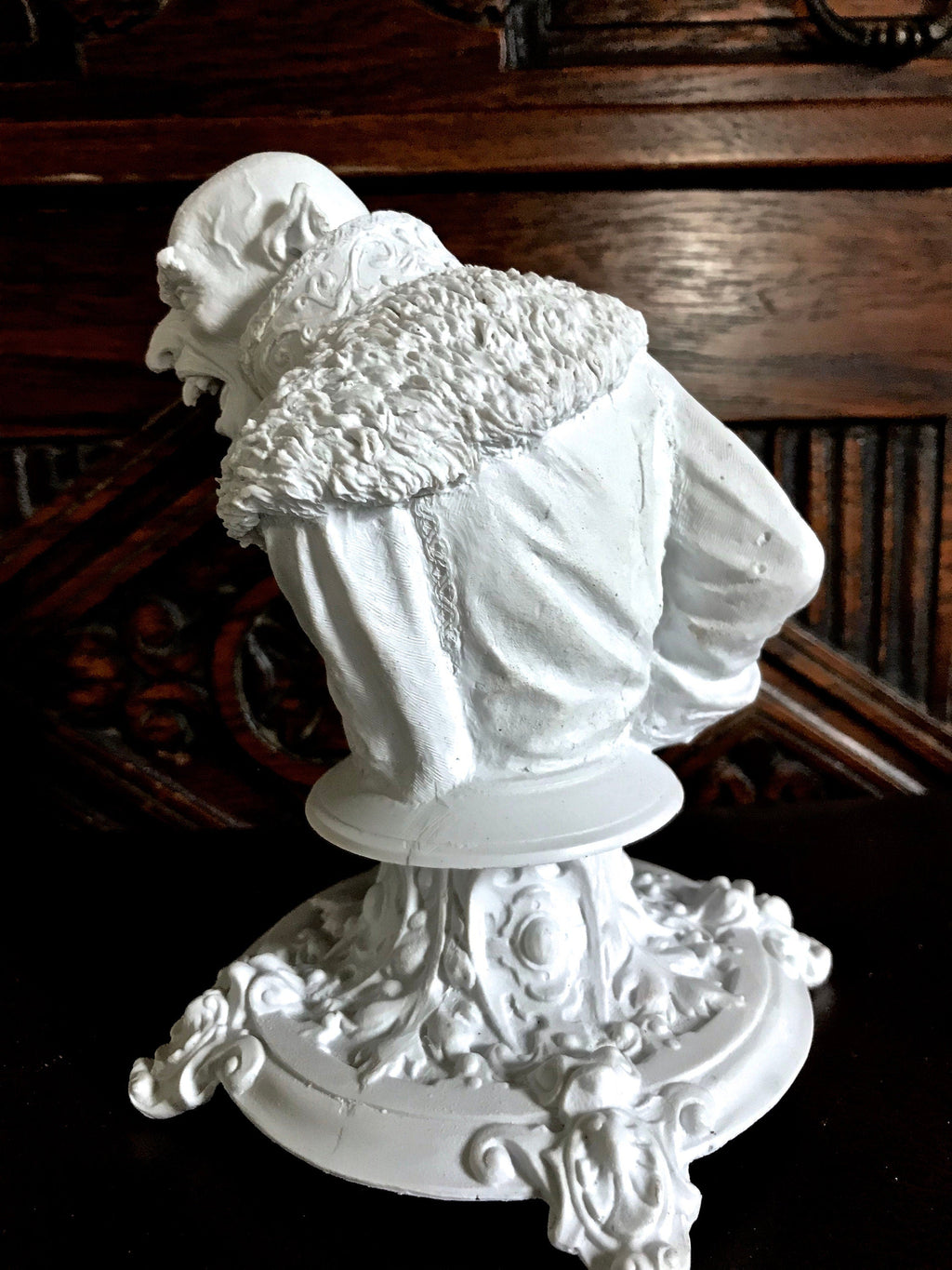 Dracula: Nosferatu Bust,Resin Sculpture | Legendary Vampire Figurine | Victorian Gothic Undead Creature| Dark Art Gift and Spooky Home Decor