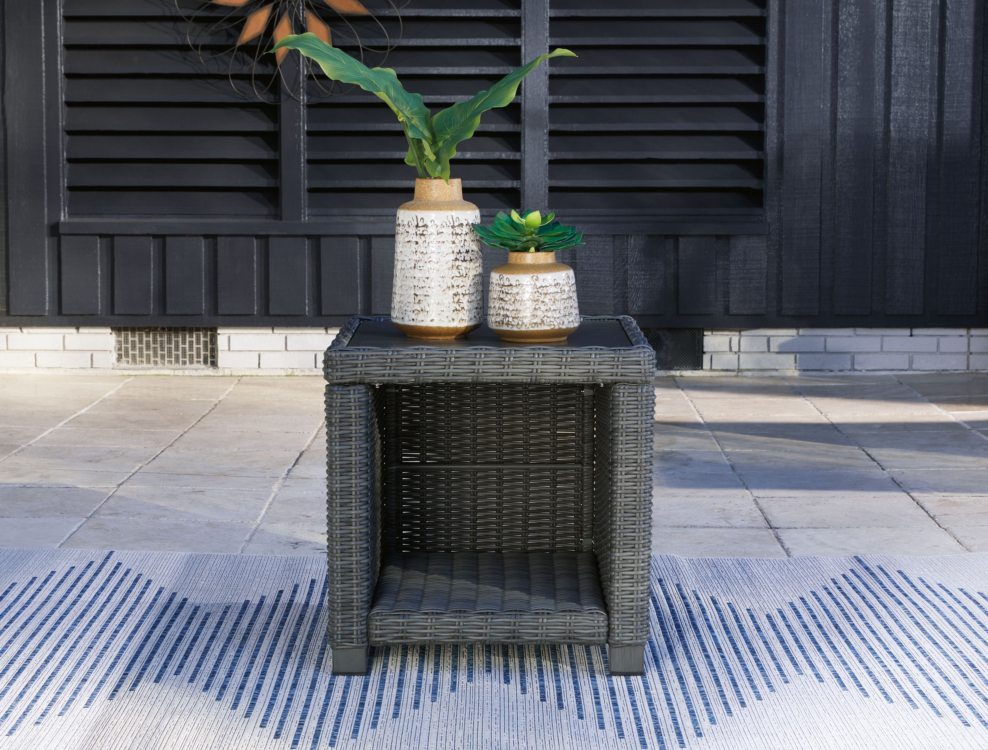 Elite Park - Square End Table - Gray