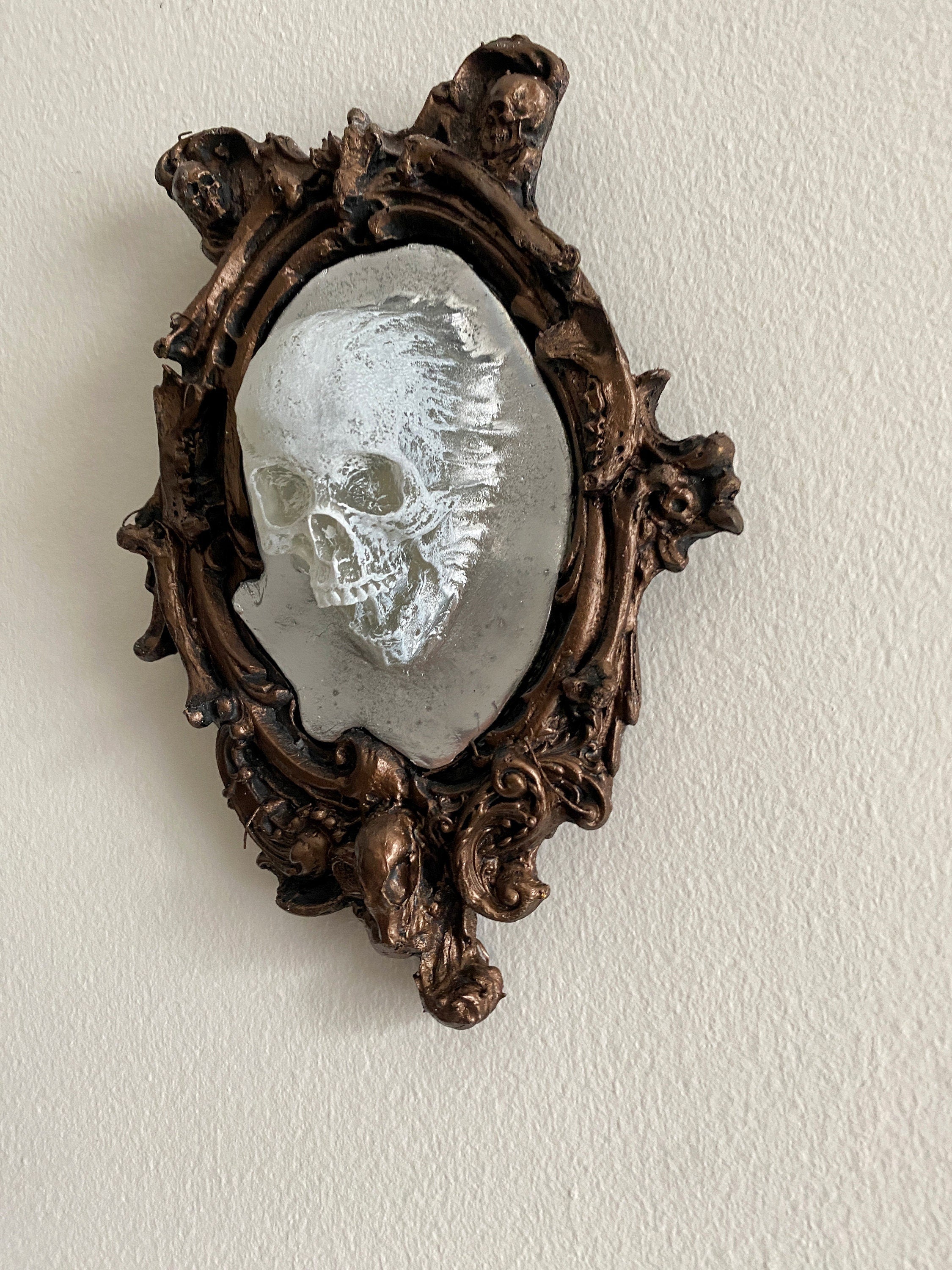 Spectral Skull Wall Plaque, White Version, Resin | Victorian Gothic Haunted Wall Art |Ghost Skull in Mirror for Halloween, Spooky Home Decor
