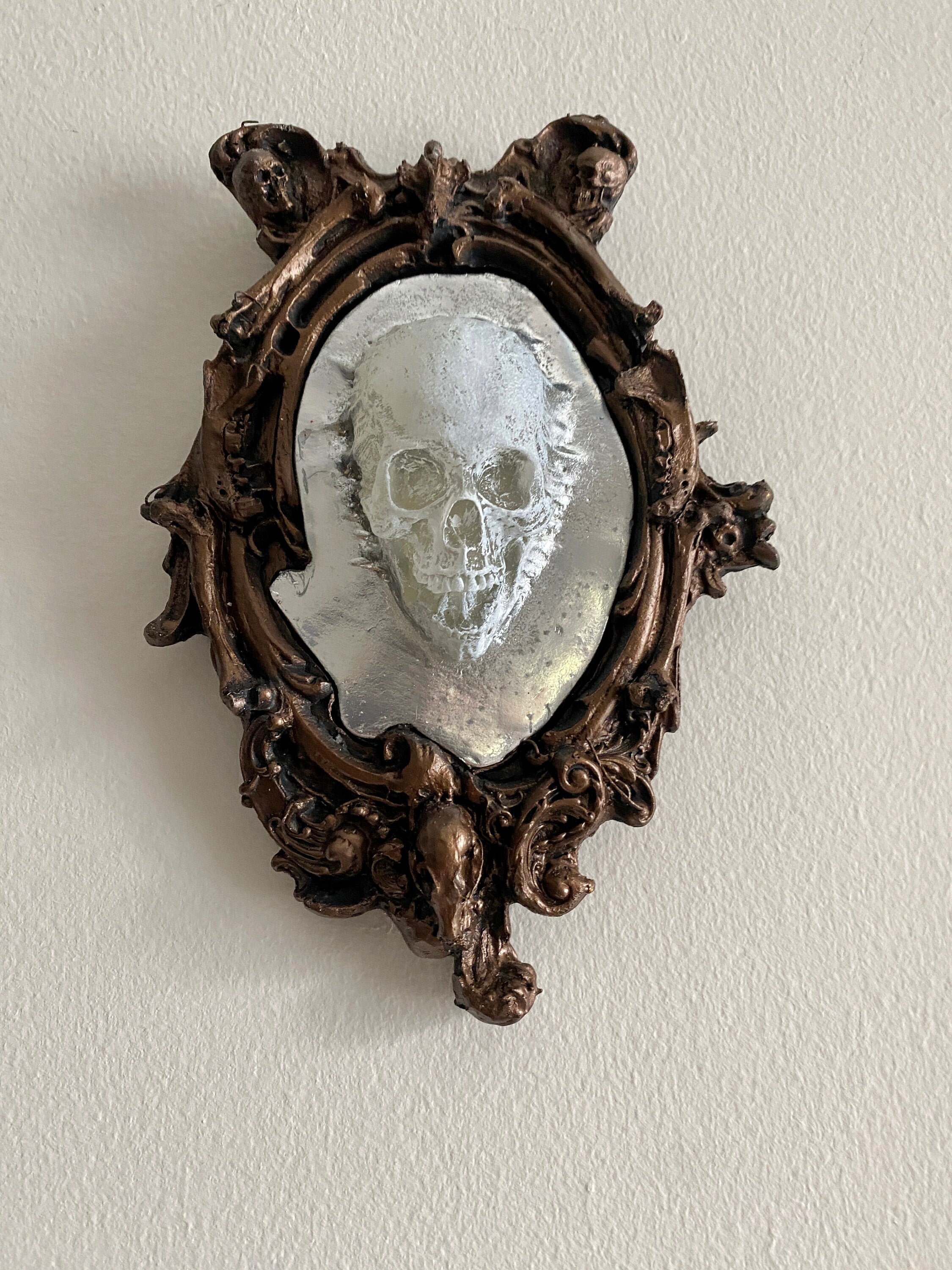 Spectral Skull Wall Plaque, White Version, Resin | Victorian Gothic Haunted Wall Art |Ghost Skull in Mirror for Halloween, Spooky Home Decor